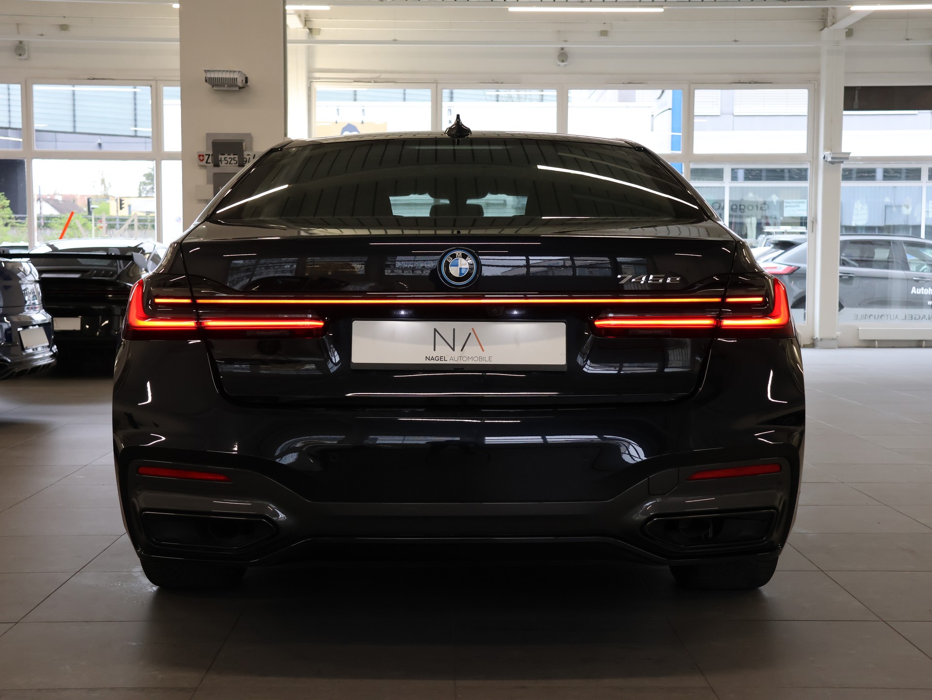 BMW 745e xDrive Steptronic *Harman/Kardon* *360 Kamera* *M-Packet*-image-4