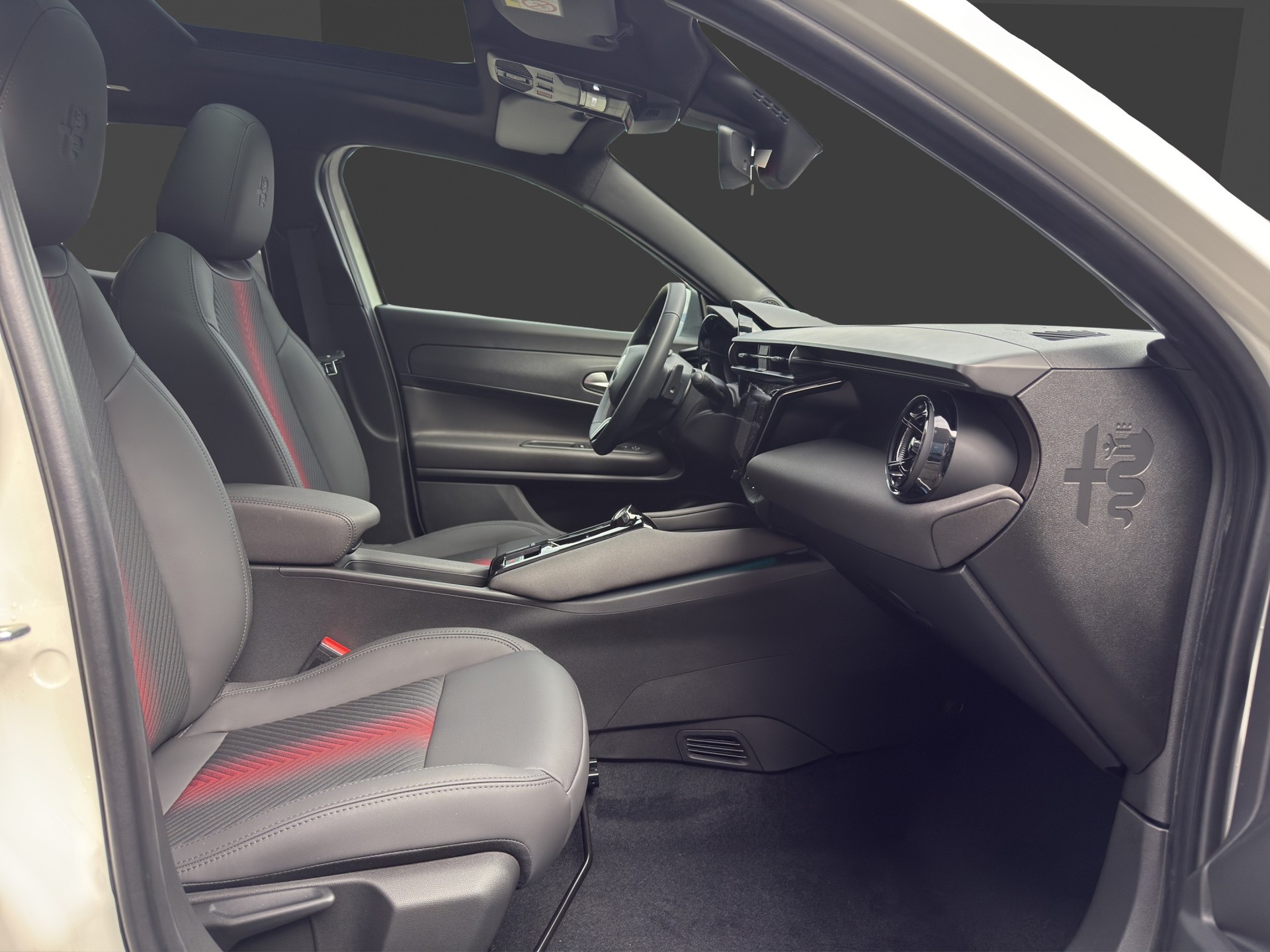ALFA ROMEO Junior 1.2 48V Hybrid Q4-image-14