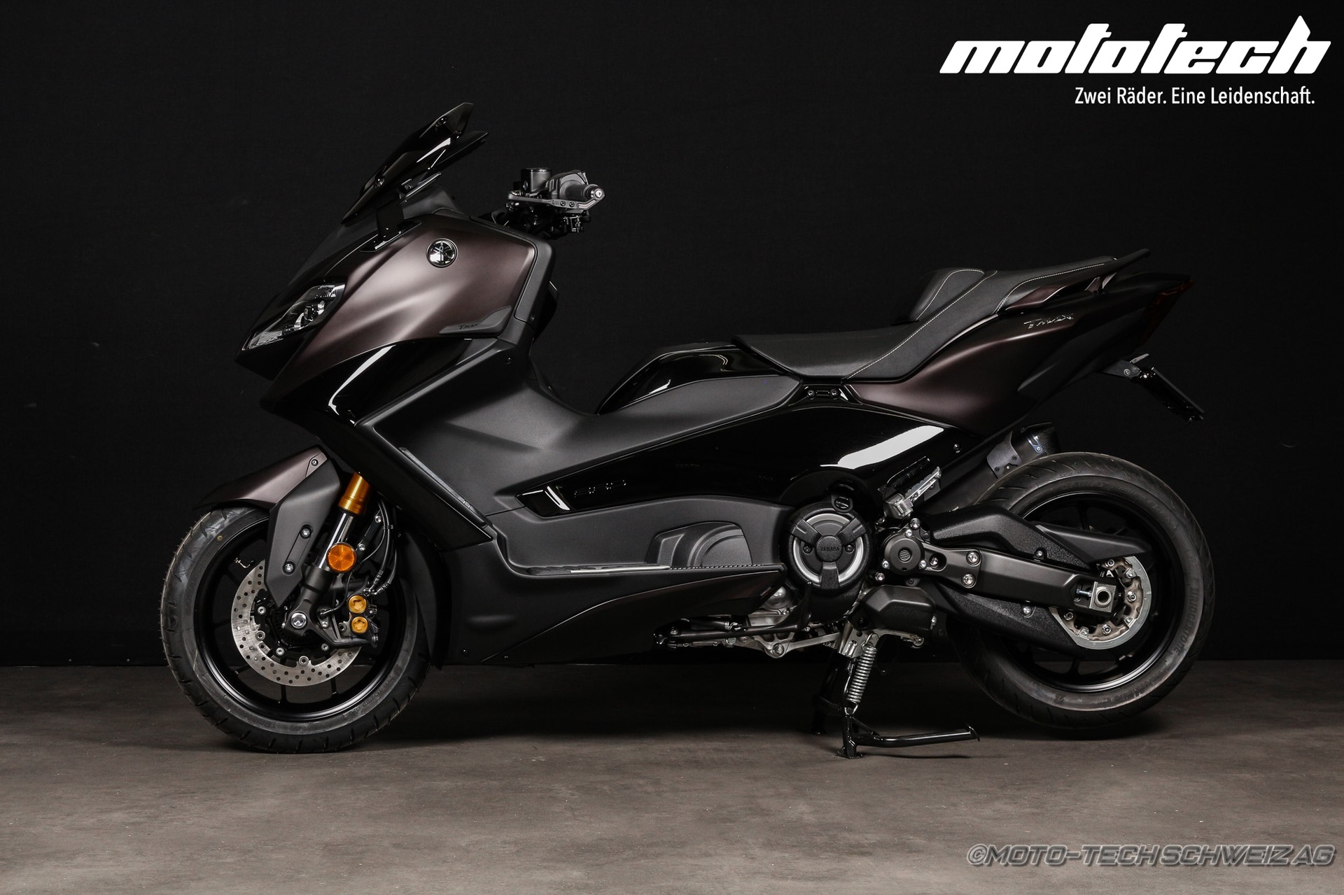 YAMAHA T-MAX Tech-Max 560-showroom-element-3