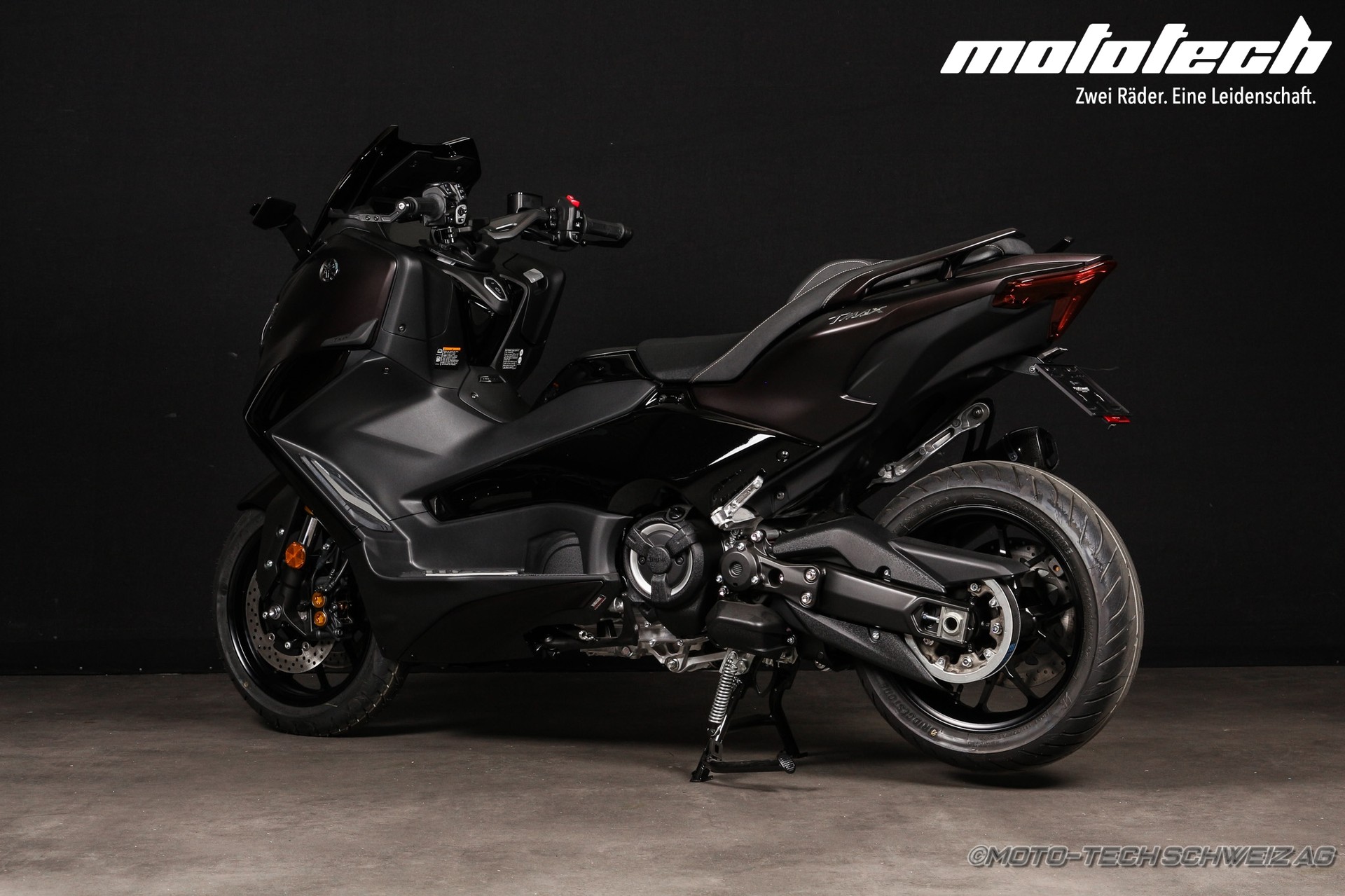 YAMAHA T-MAX Tech-Max 560-showroom-element-2