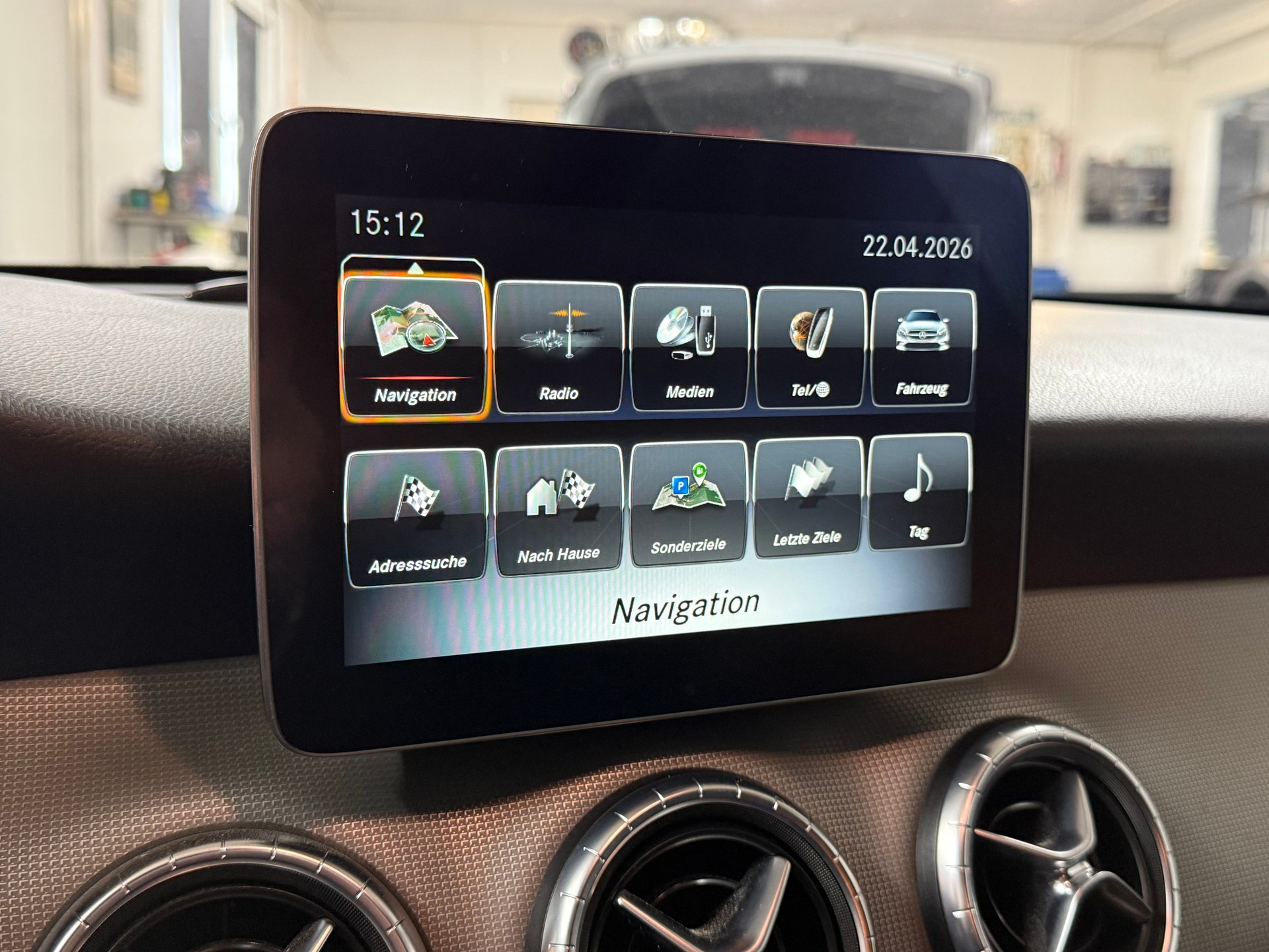 MERCEDES-BENZ CLA Shooting Brake 180 Urban 7G-DCT-image-7
