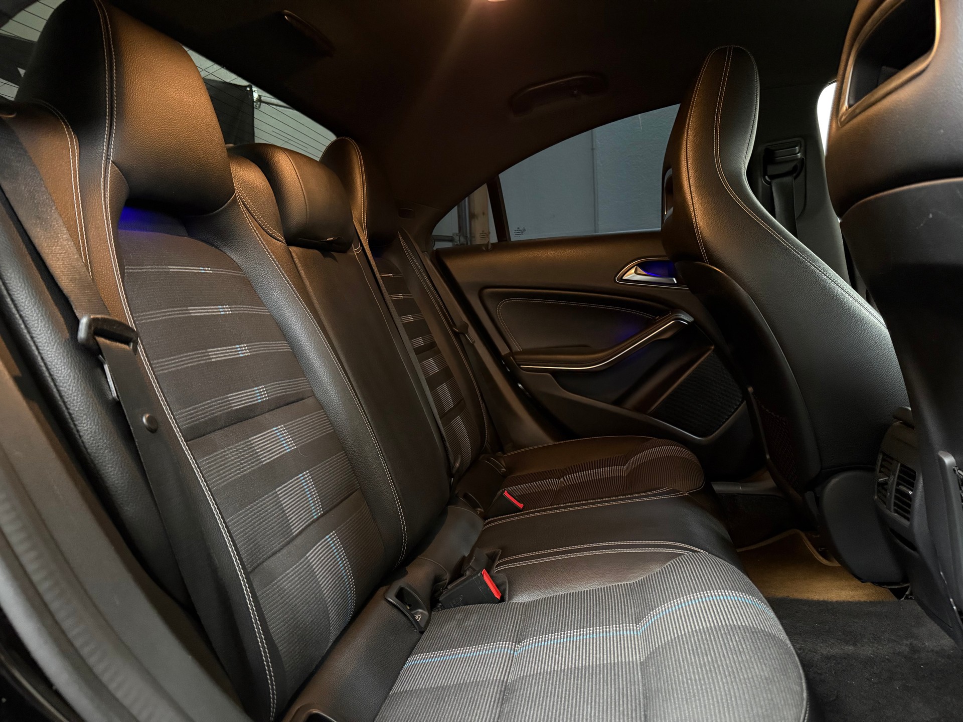 MERCEDES-BENZ CLA Shooting Brake 180 Urban 7G-DCT-image-9