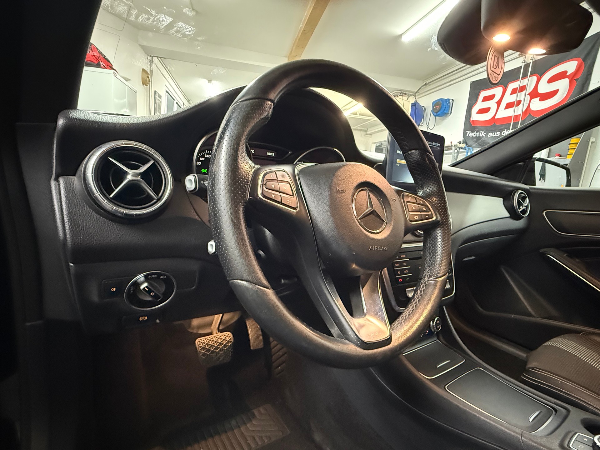 MERCEDES-BENZ CLA Shooting Brake 180 Urban 7G-DCT-image-6