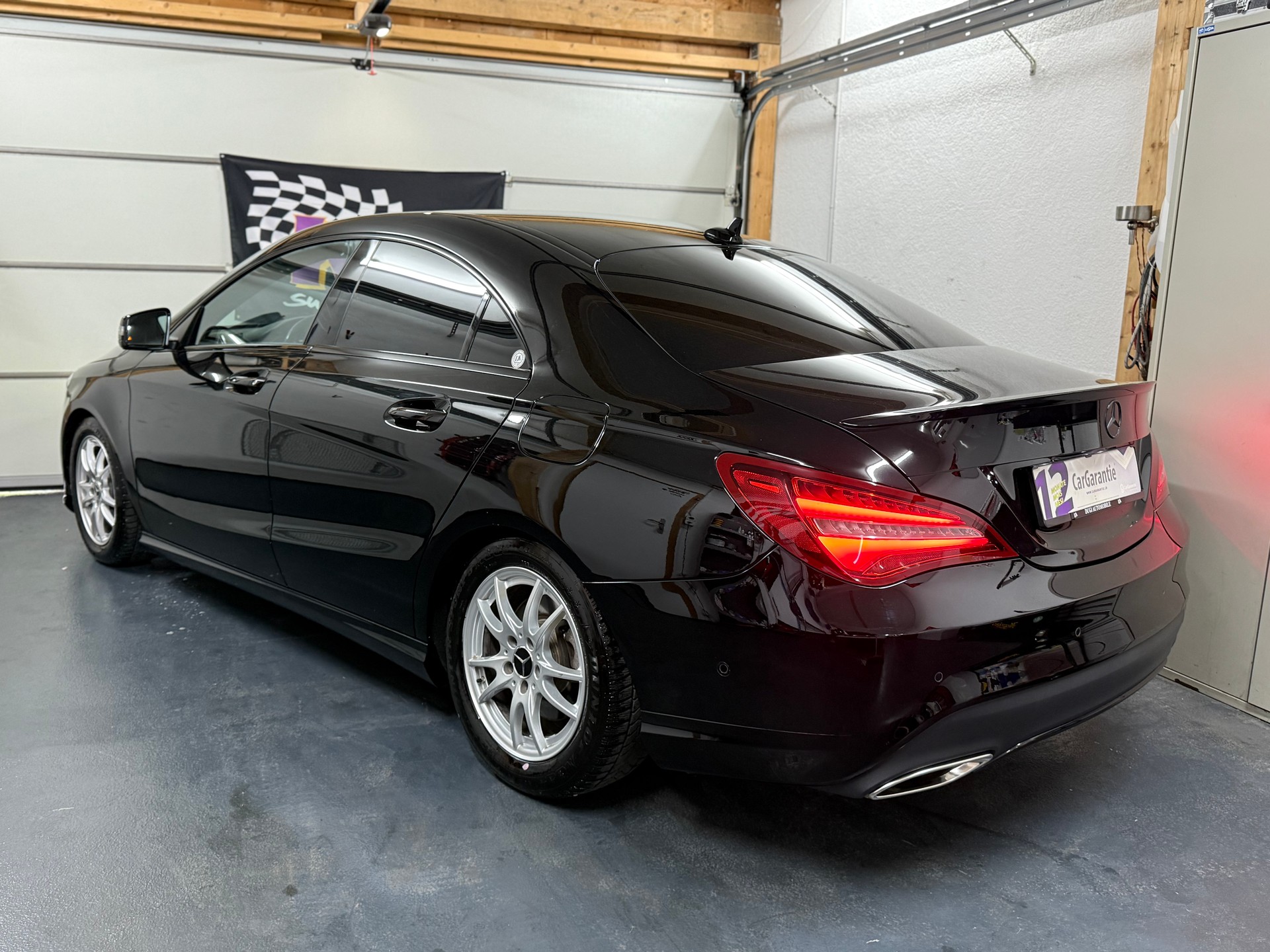 MERCEDES-BENZ CLA Shooting Brake 180 Urban 7G-DCT-image-2