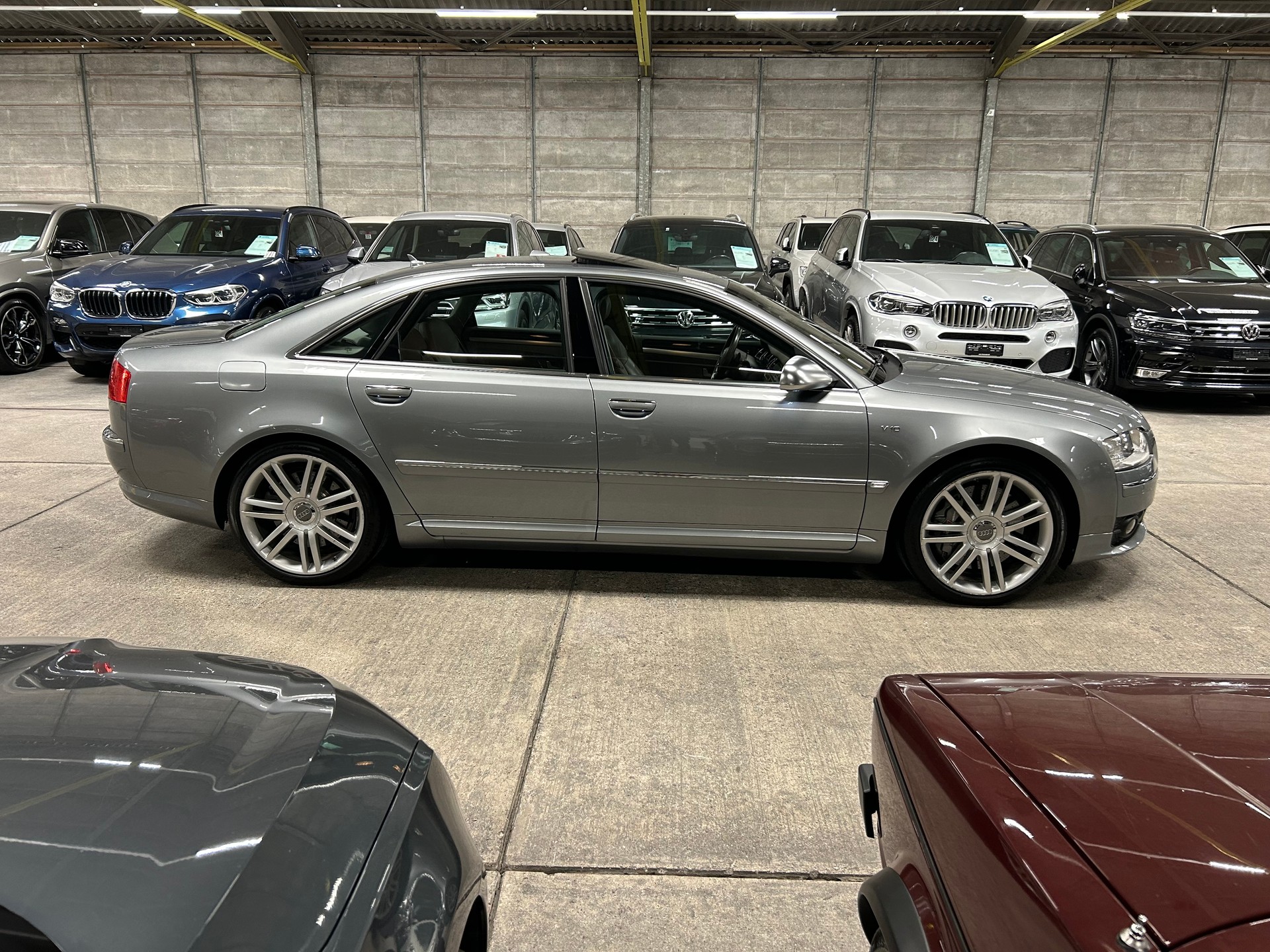 AUDI S8 5.2 V10 quattro tiptronic-image-2