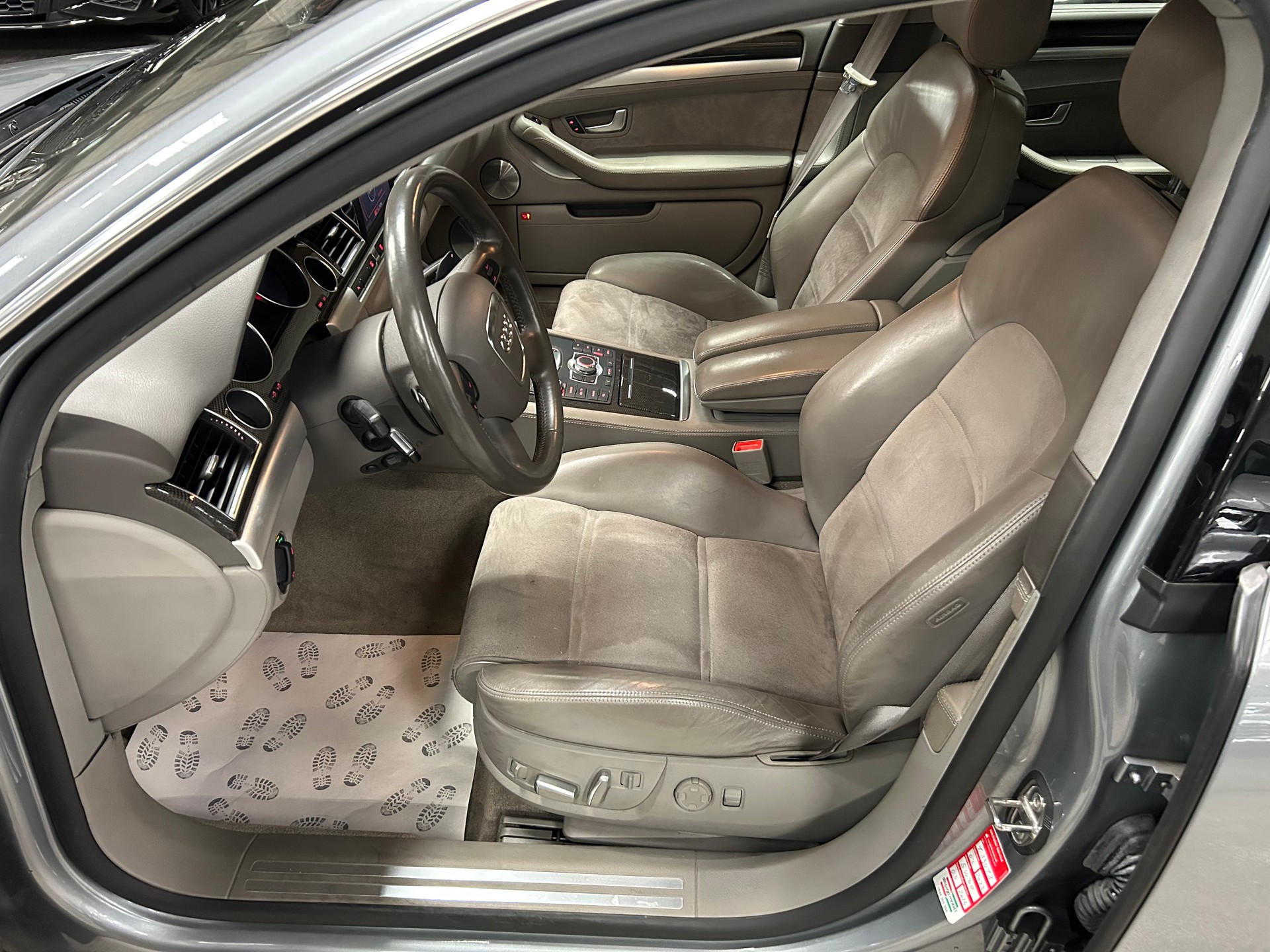 AUDI S8 5.2 V10 quattro tiptronic-image-8