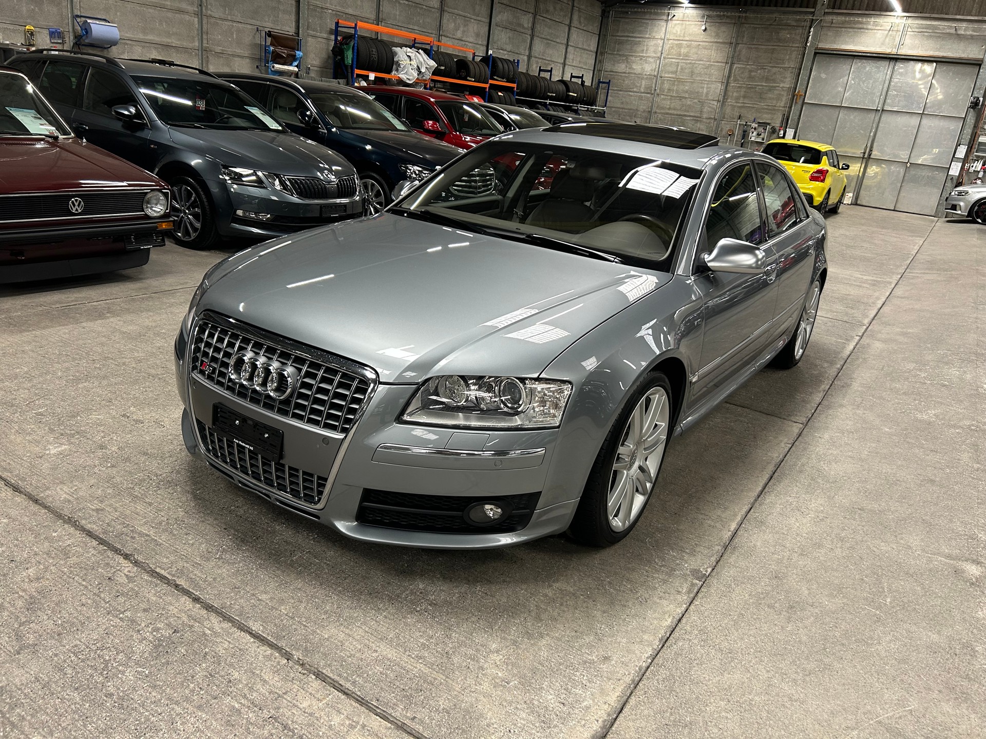 AUDI S8 5.2 V10 quattro tiptronic-image-6