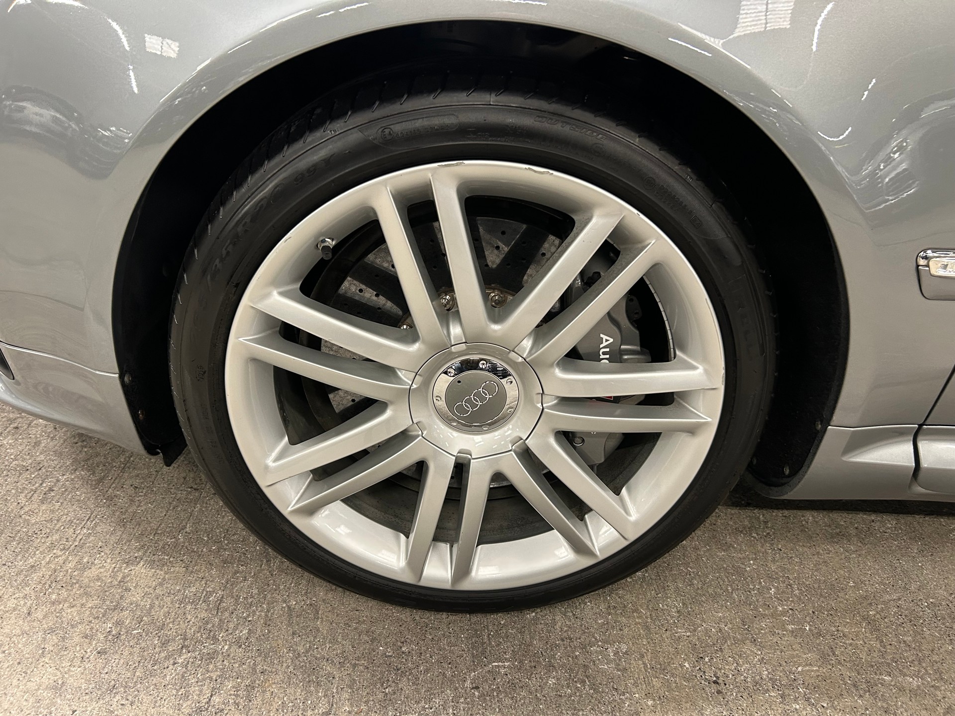 AUDI S8 5.2 V10 quattro tiptronic-image-15