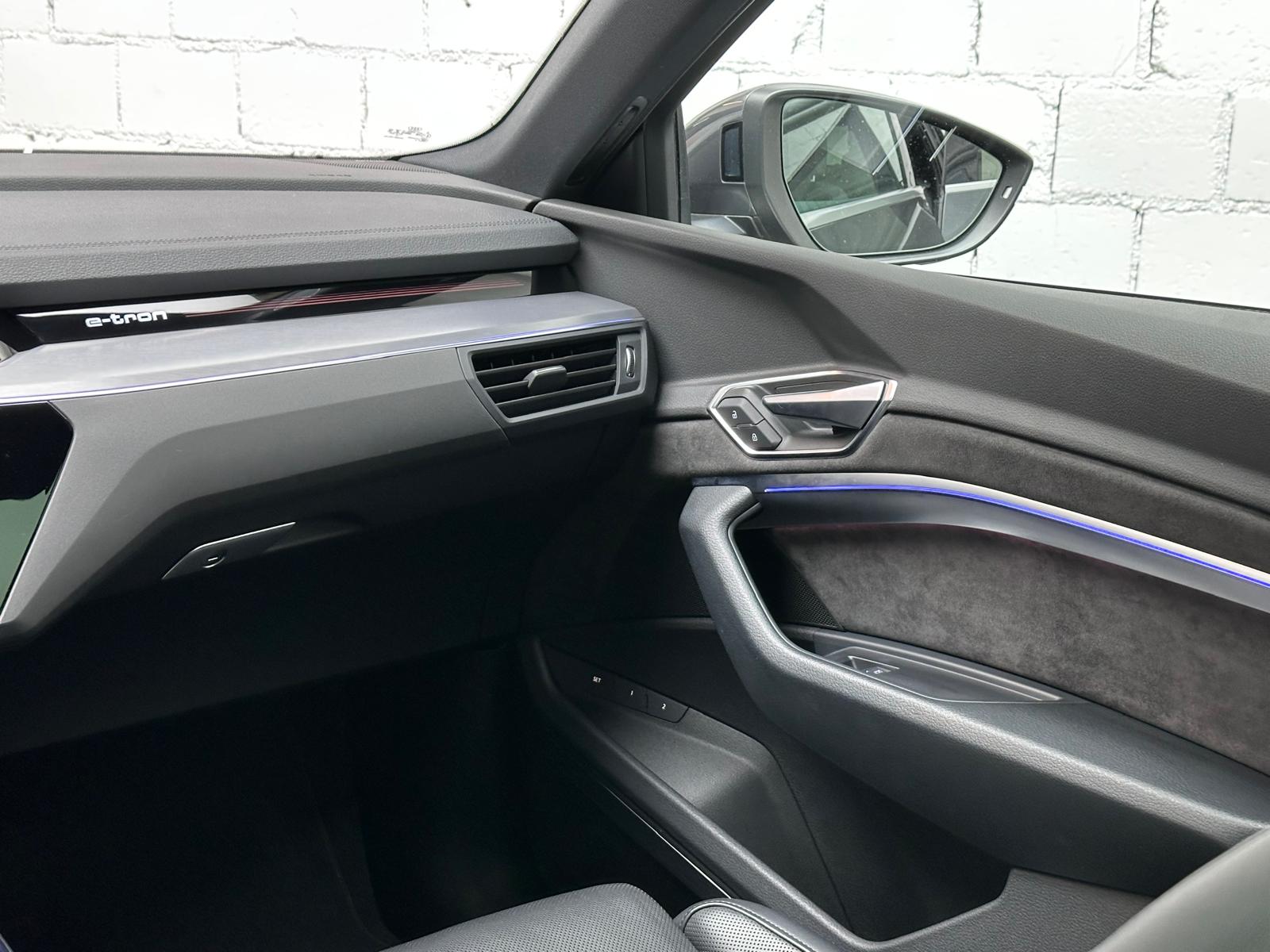 AUDI e-tron 55 Sportback S Line quattro-image-14