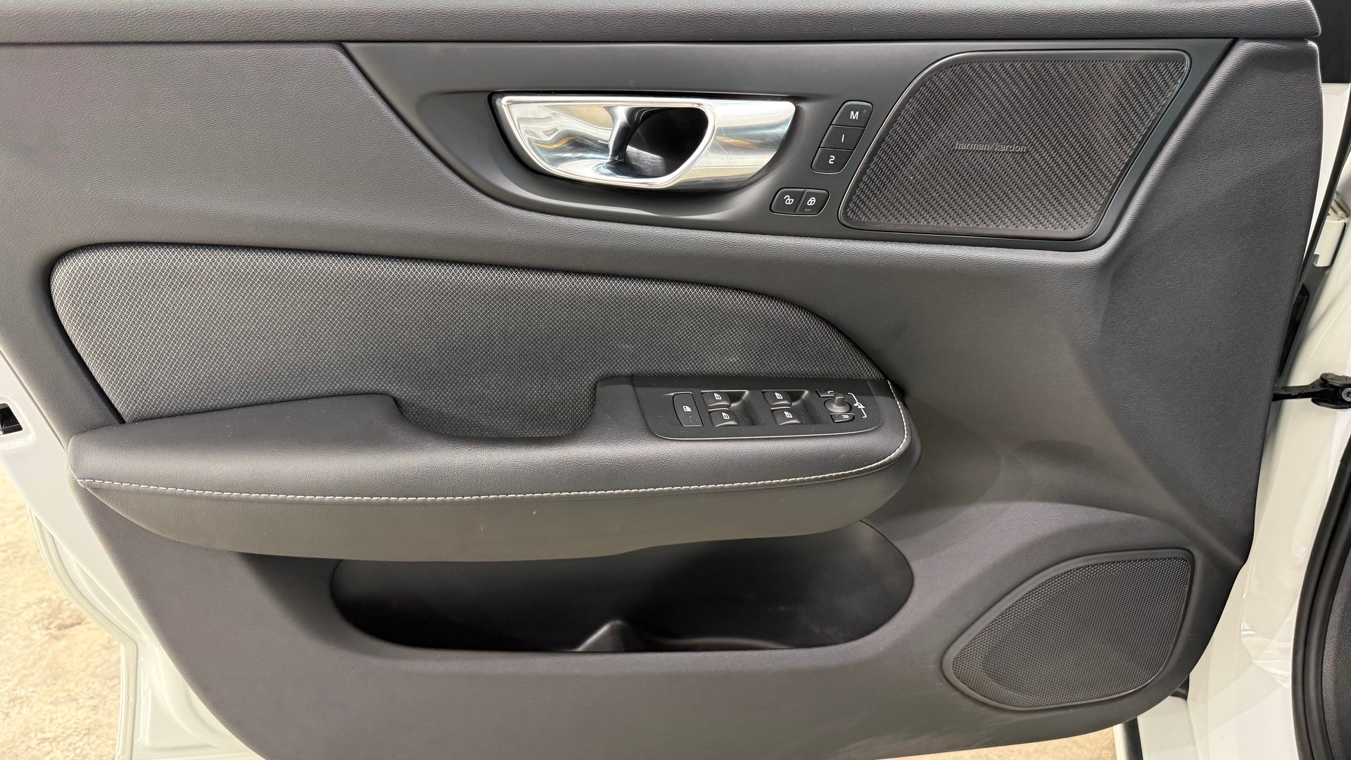 VOLVO S60 2.0 T8 TE Polestar eAWD-image-9
