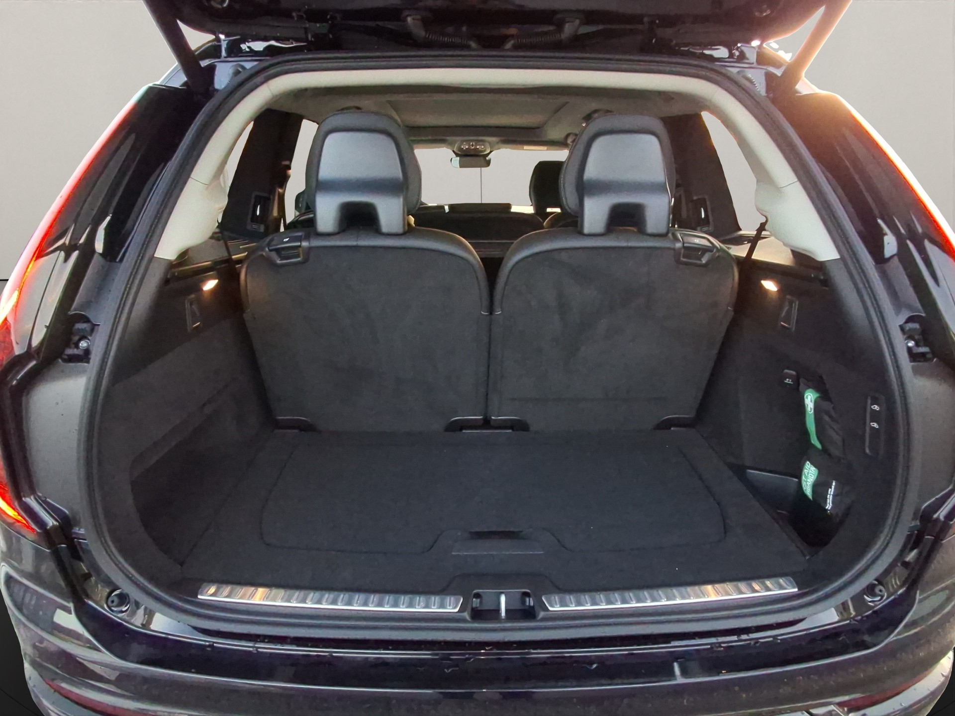 VOLVO XC90 2.0 T8 TE XCLUSIVE Edition Dark eAWD-image-12