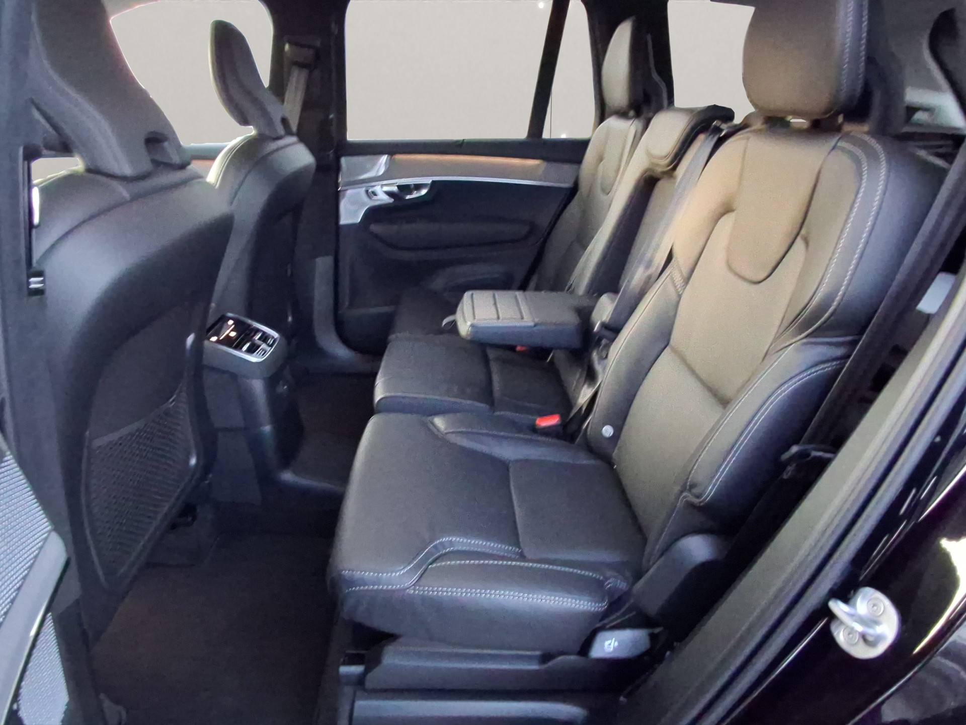 VOLVO XC90 2.0 T8 TE XCLUSIVE Edition Dark eAWD-image-6