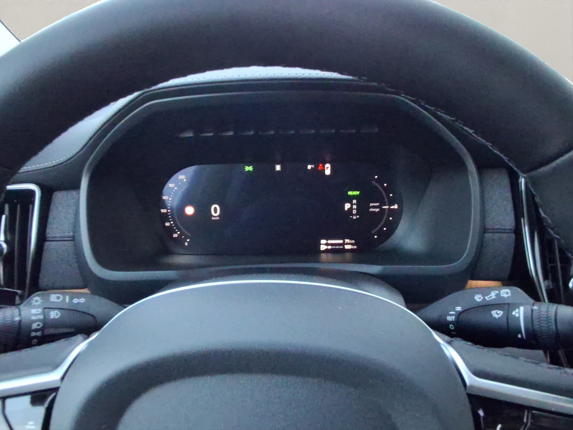 VOLVO XC90 2.0 T8 TE XCLUSIVE Edition Dark eAWD-image-8