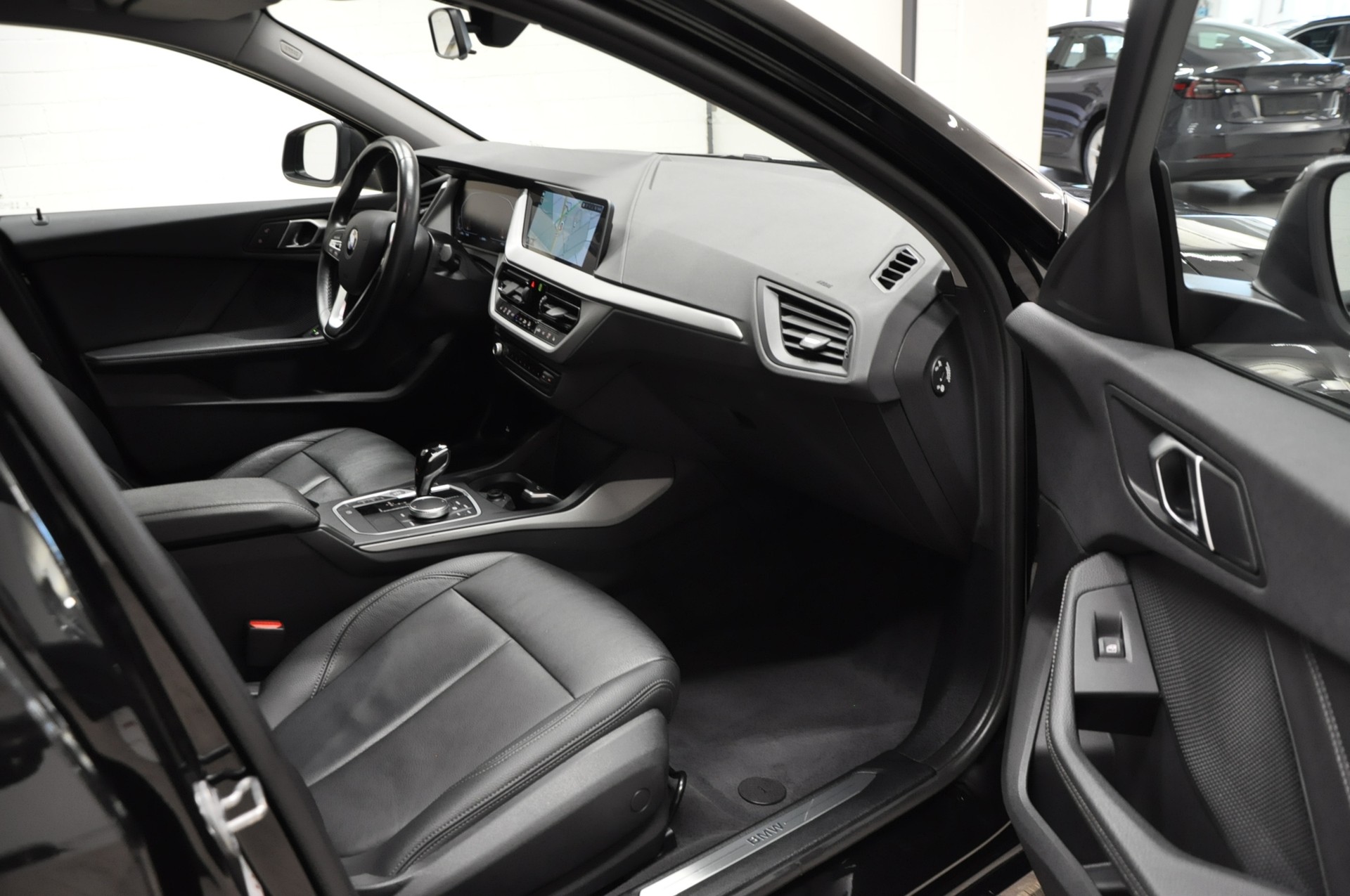 BMW 118i Fleet Edition Steptronic-image-13