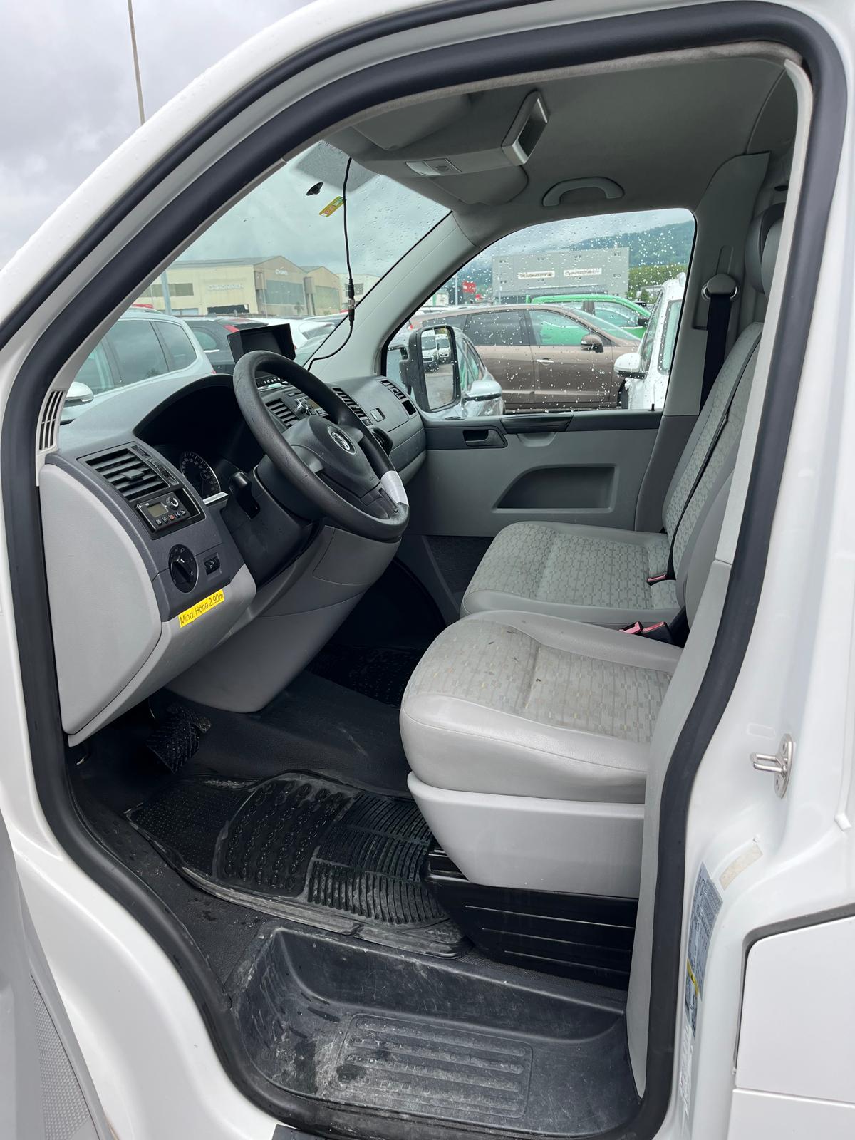 VW T5 2.0 TDI DSG-image-8