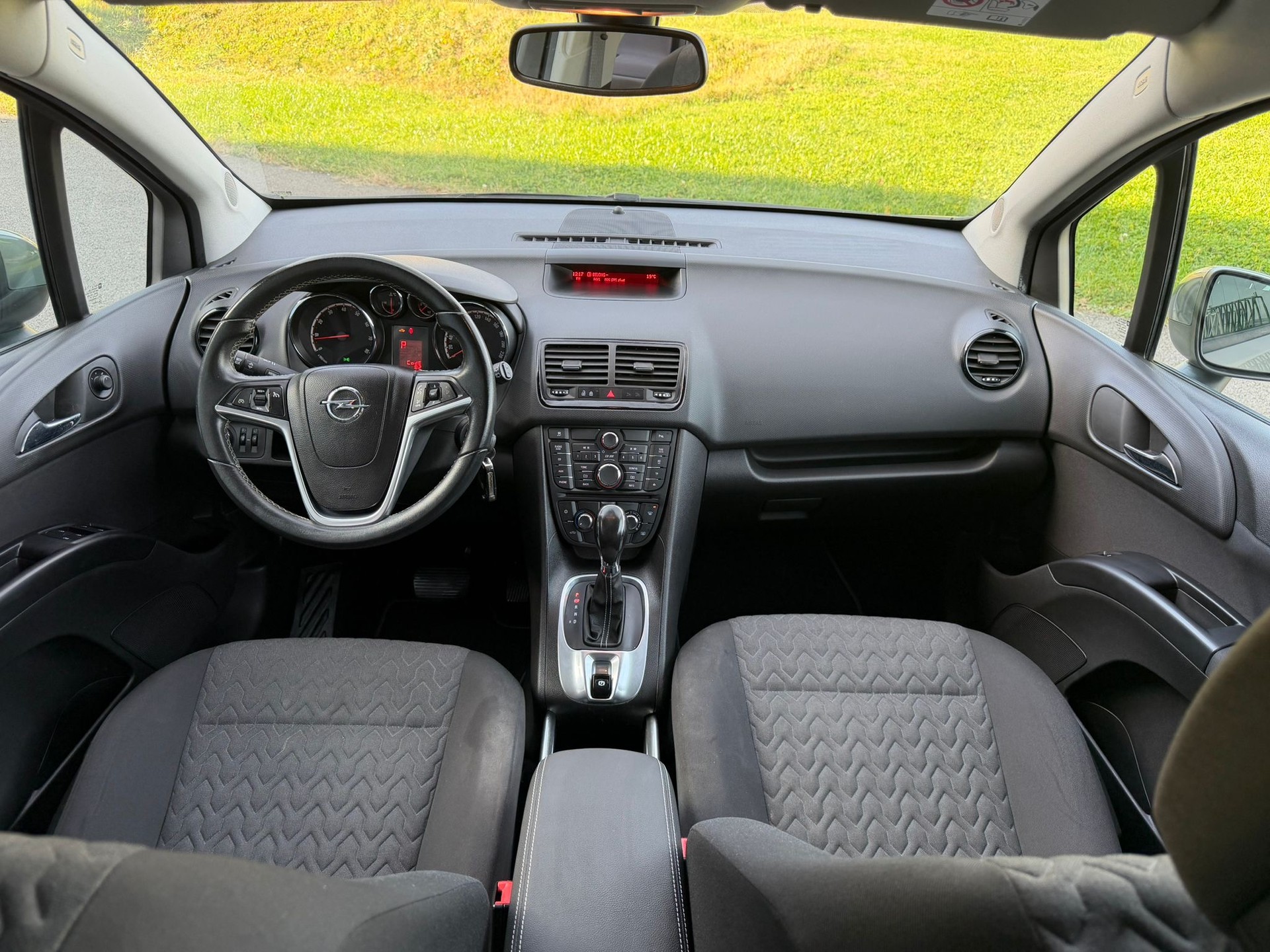 OPEL Meriva 1.4 Turbo Active Edition Automatic-image-4