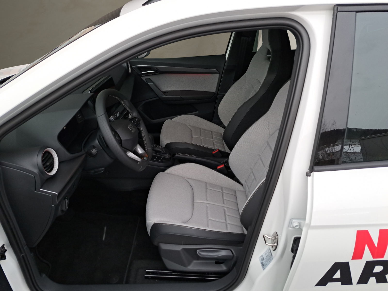 SEAT Arona 1.5 Eco TSI Move FR DSG-image-9