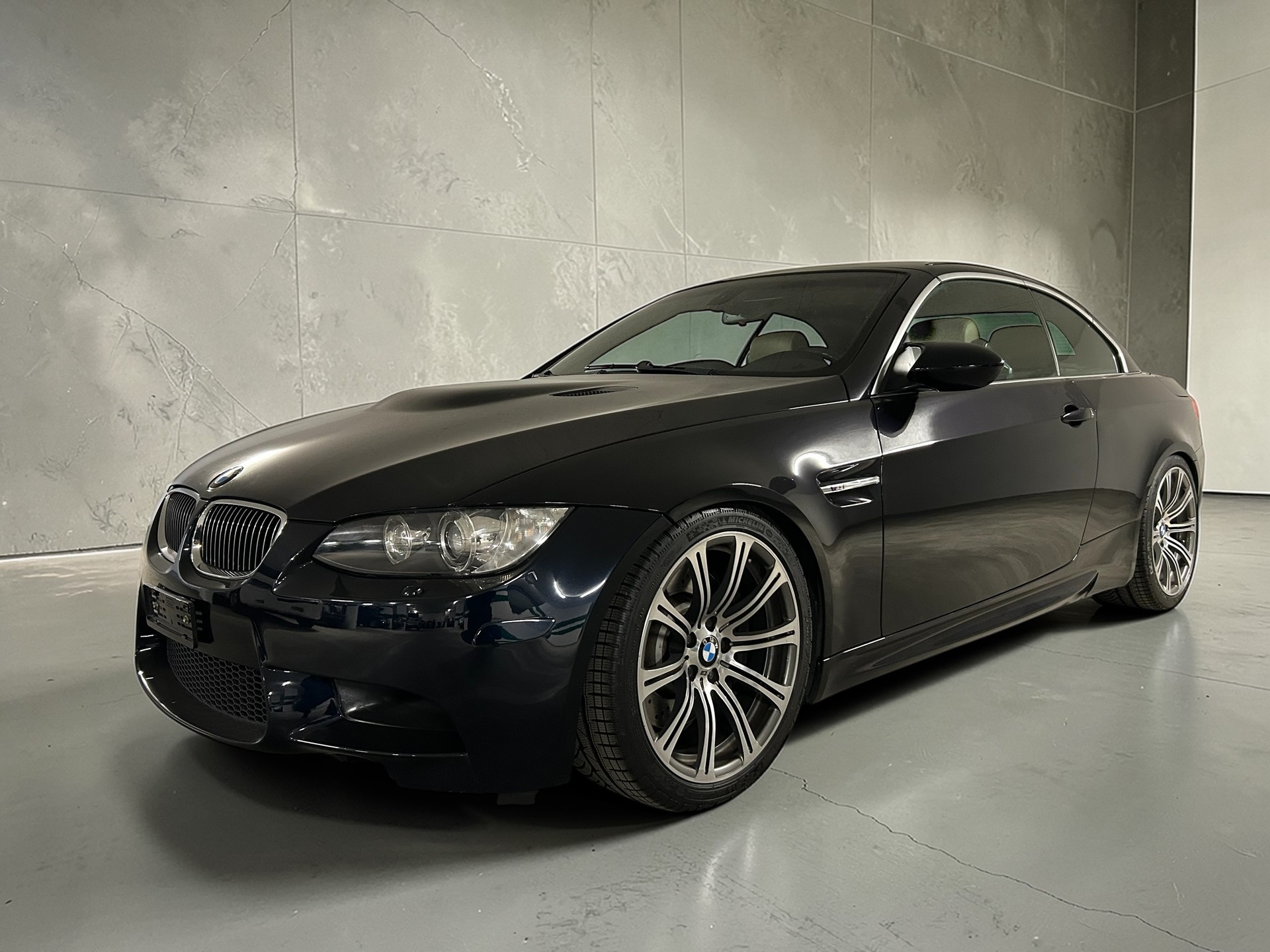 BMW M3 Cabriolet-image-5