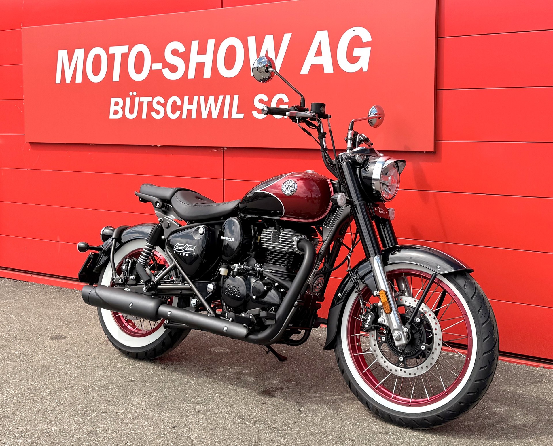 ROYAL ENFIELD Classic 350 Goan Limited-showroom-element-1