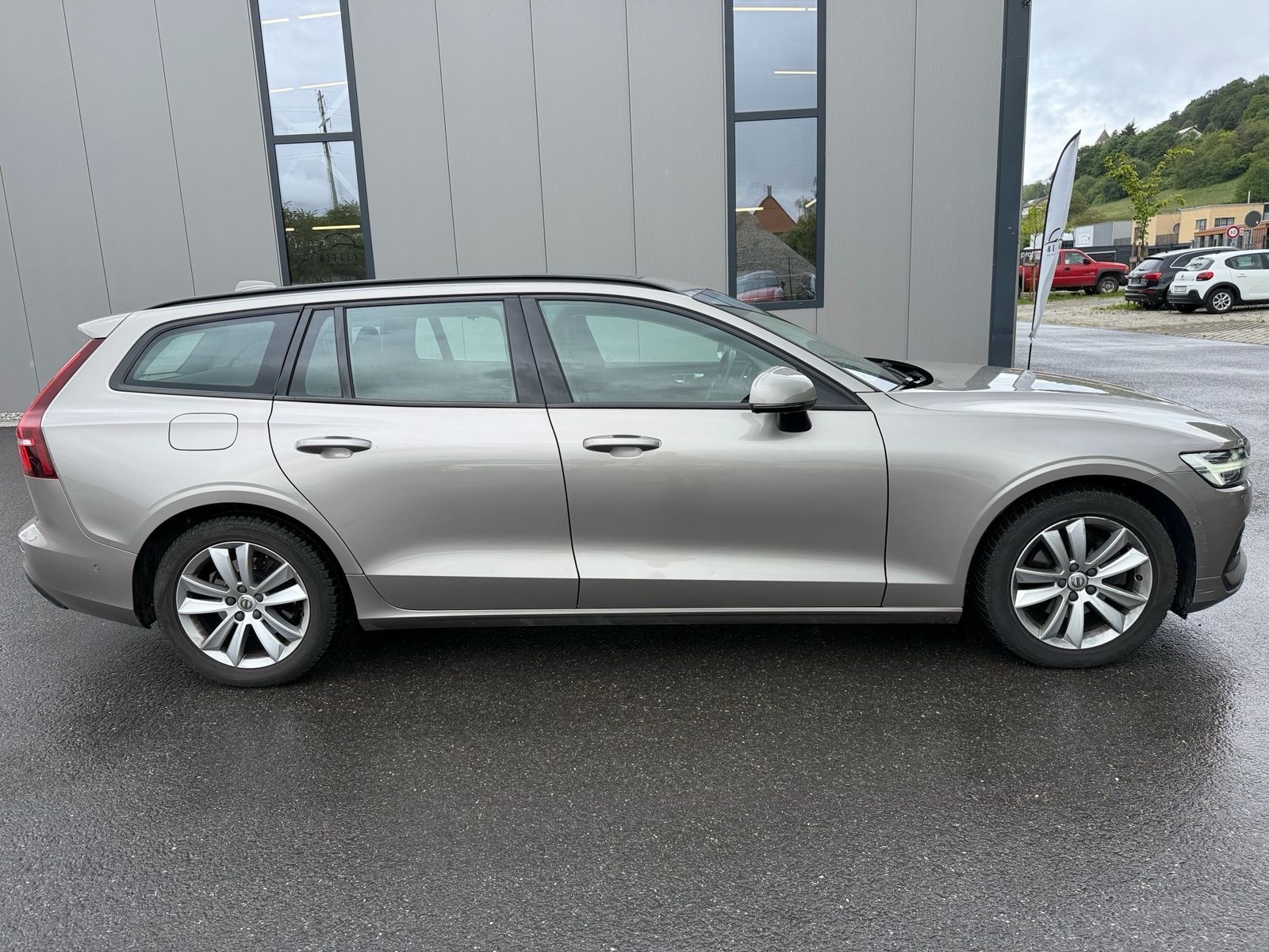 VOLVO V60 D4 Inscription Geartronic-image-4