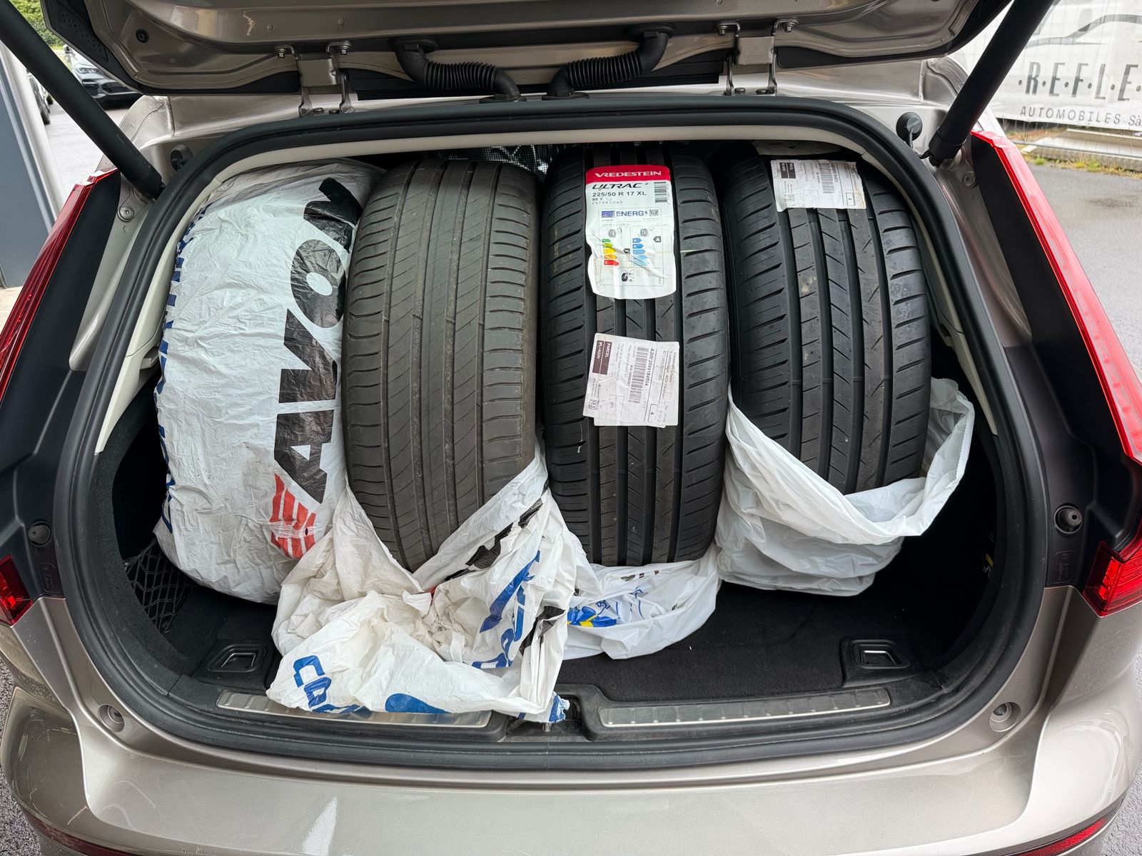 VOLVO V60 D4 Inscription Geartronic-image-12