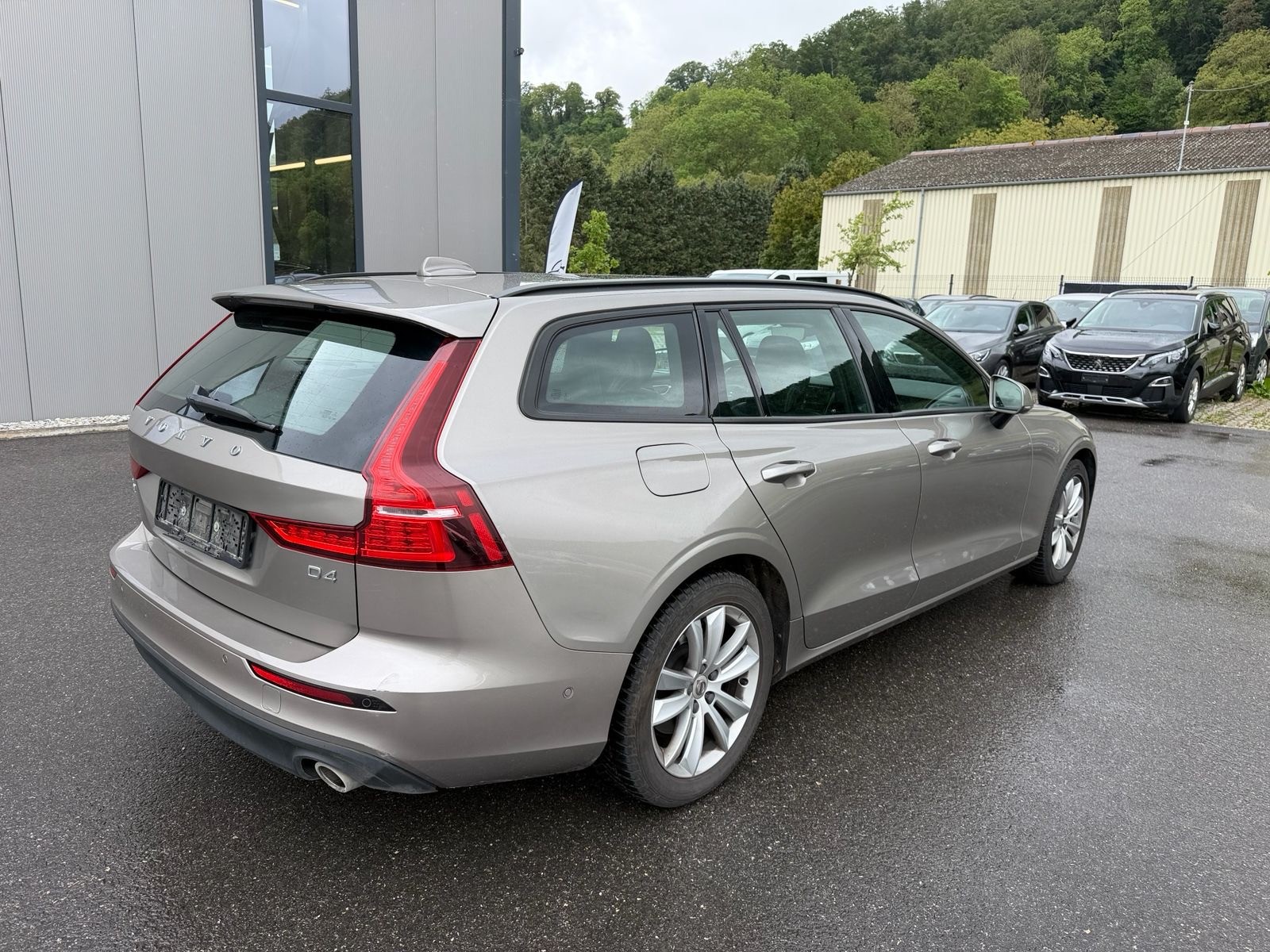 VOLVO V60 D4 Inscription Geartronic-image-3