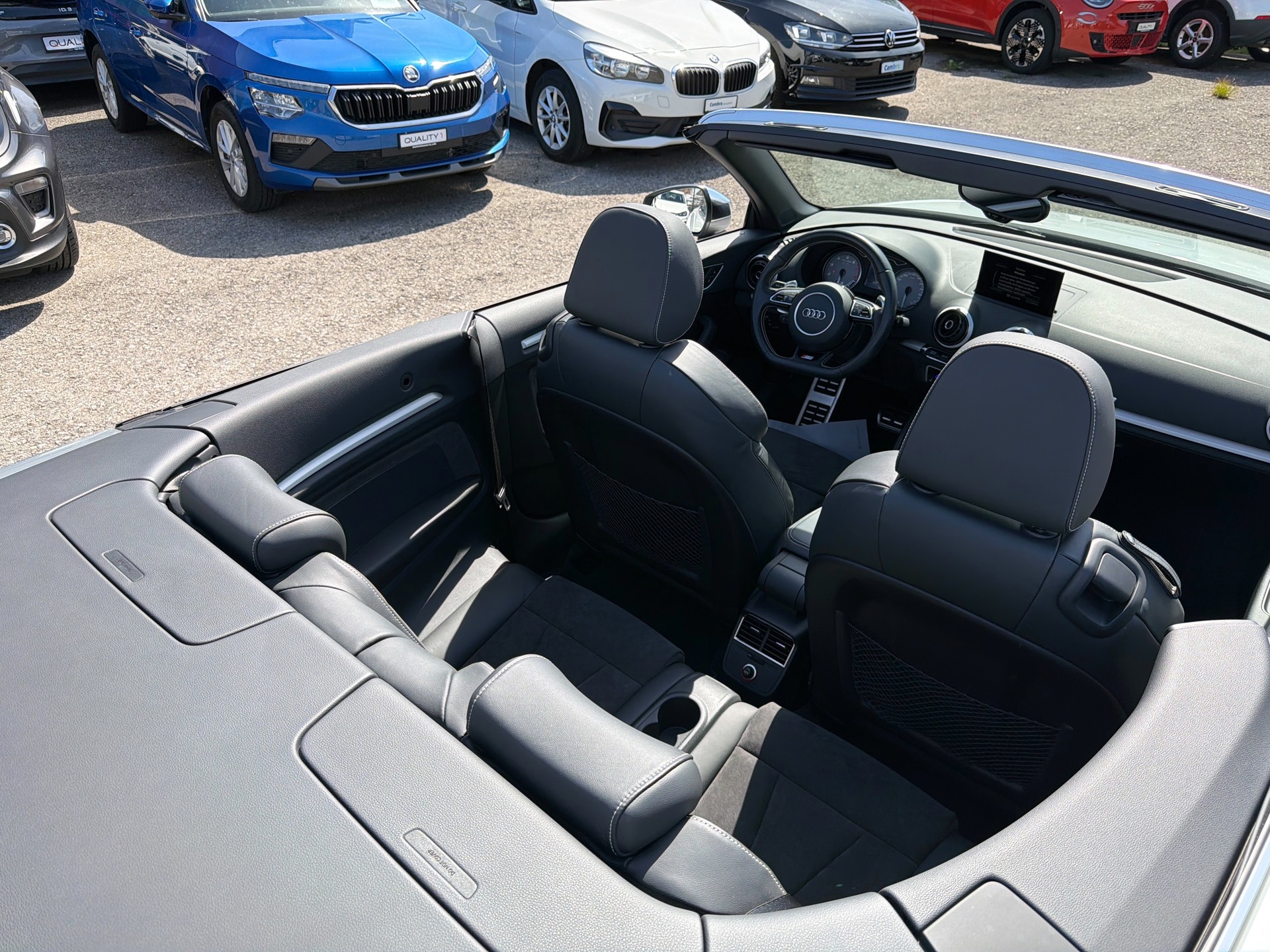 AUDI S3 Cabrio 2.0 TFSI quattro S-tronic-image-5