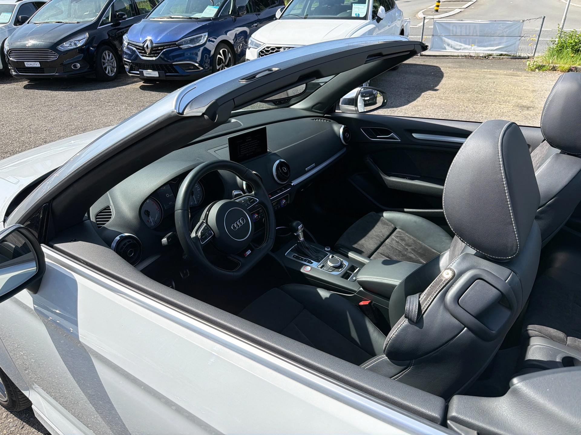 AUDI S3 Cabrio 2.0 TFSI quattro S-tronic-image-4