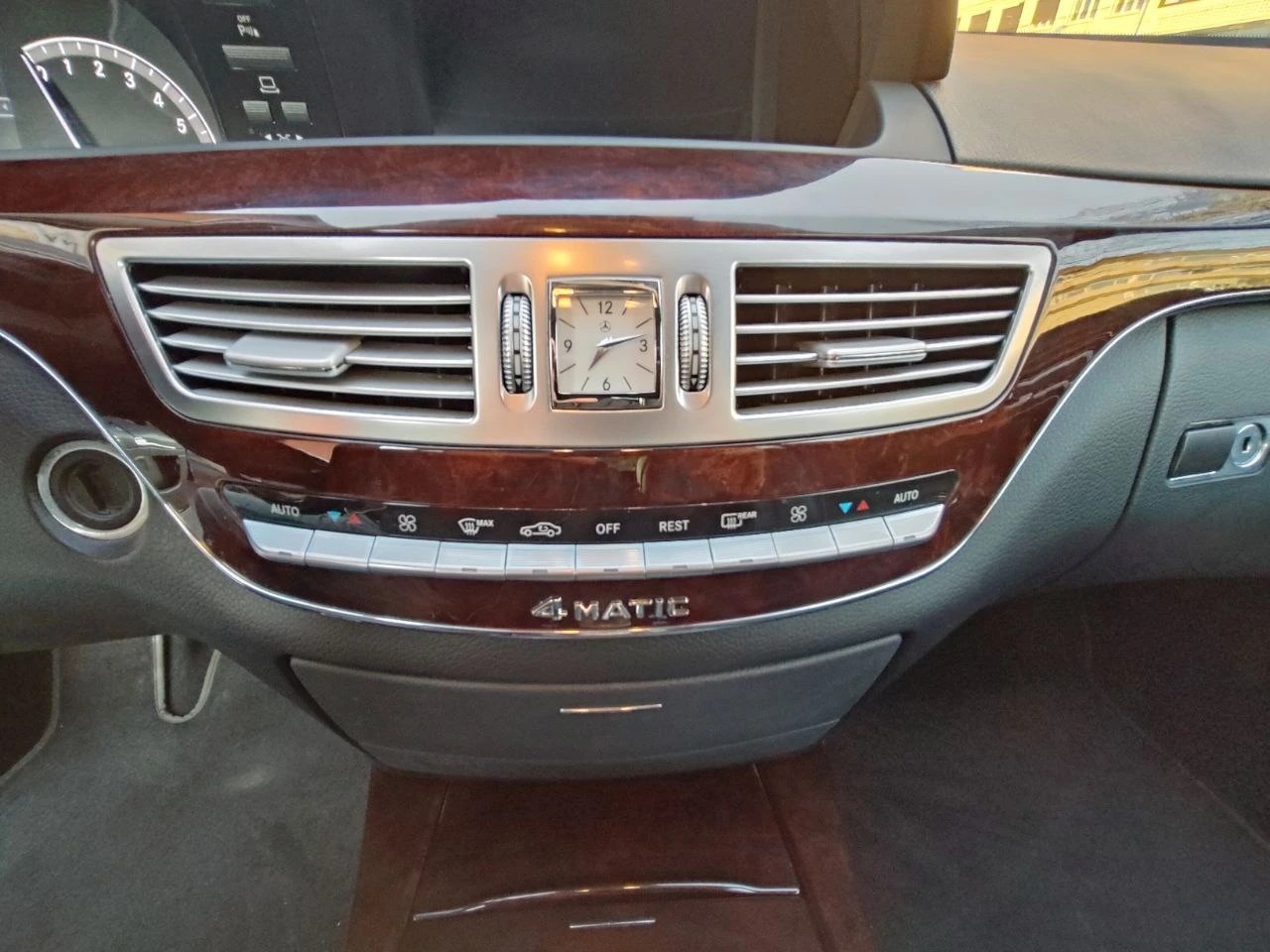 MERCEDES-BENZ S 500 L BlueEfficiency SS 4Matic 7G-Tronic-image-6