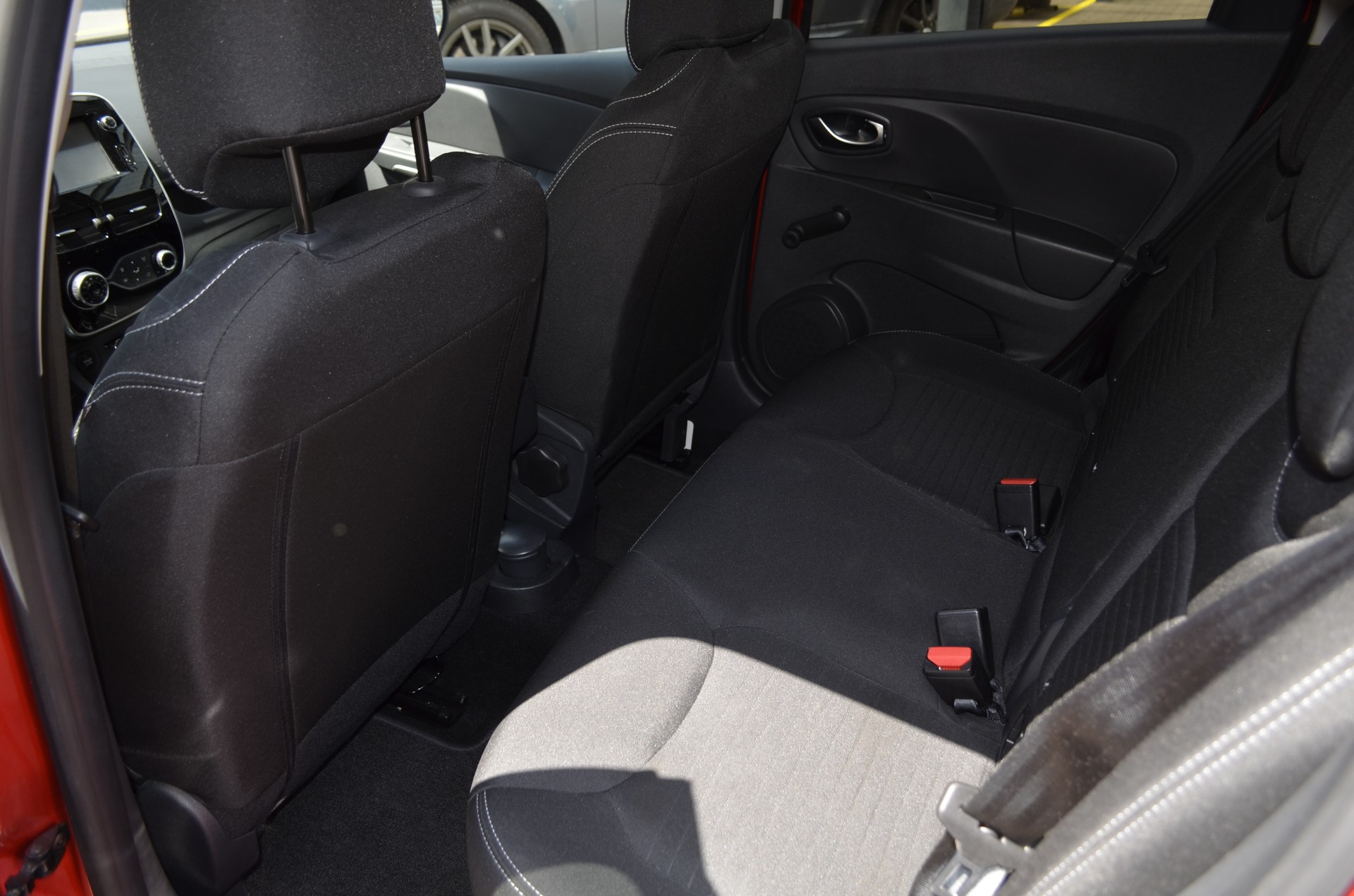 RENAULT Clio Grandtour 1.2 16V T Limited EDC-image-8