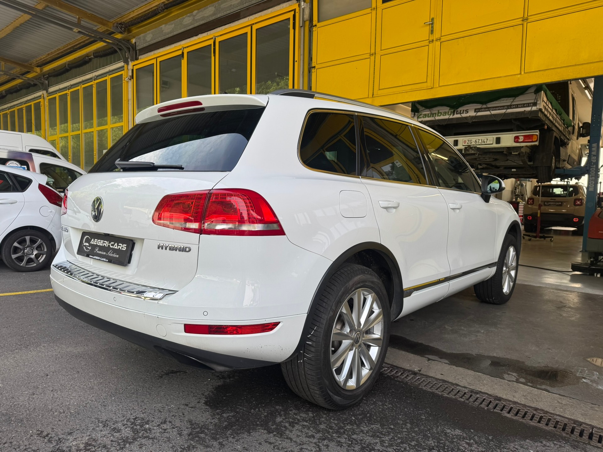 VW Touareg 3.0 TSI Hybrid Tiptronic-image-4