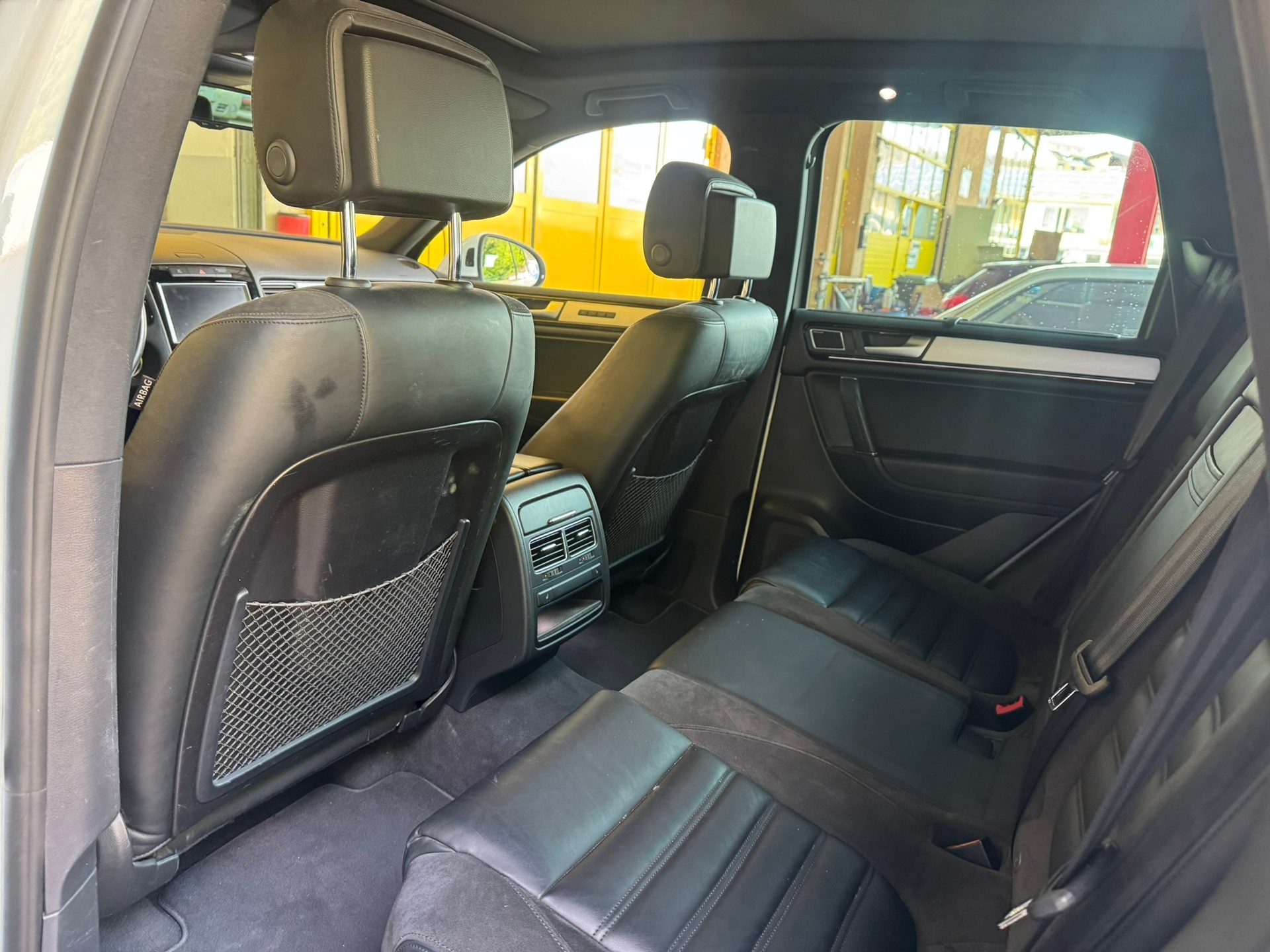 VW Touareg 3.0 TSI Hybrid Tiptronic-image-13