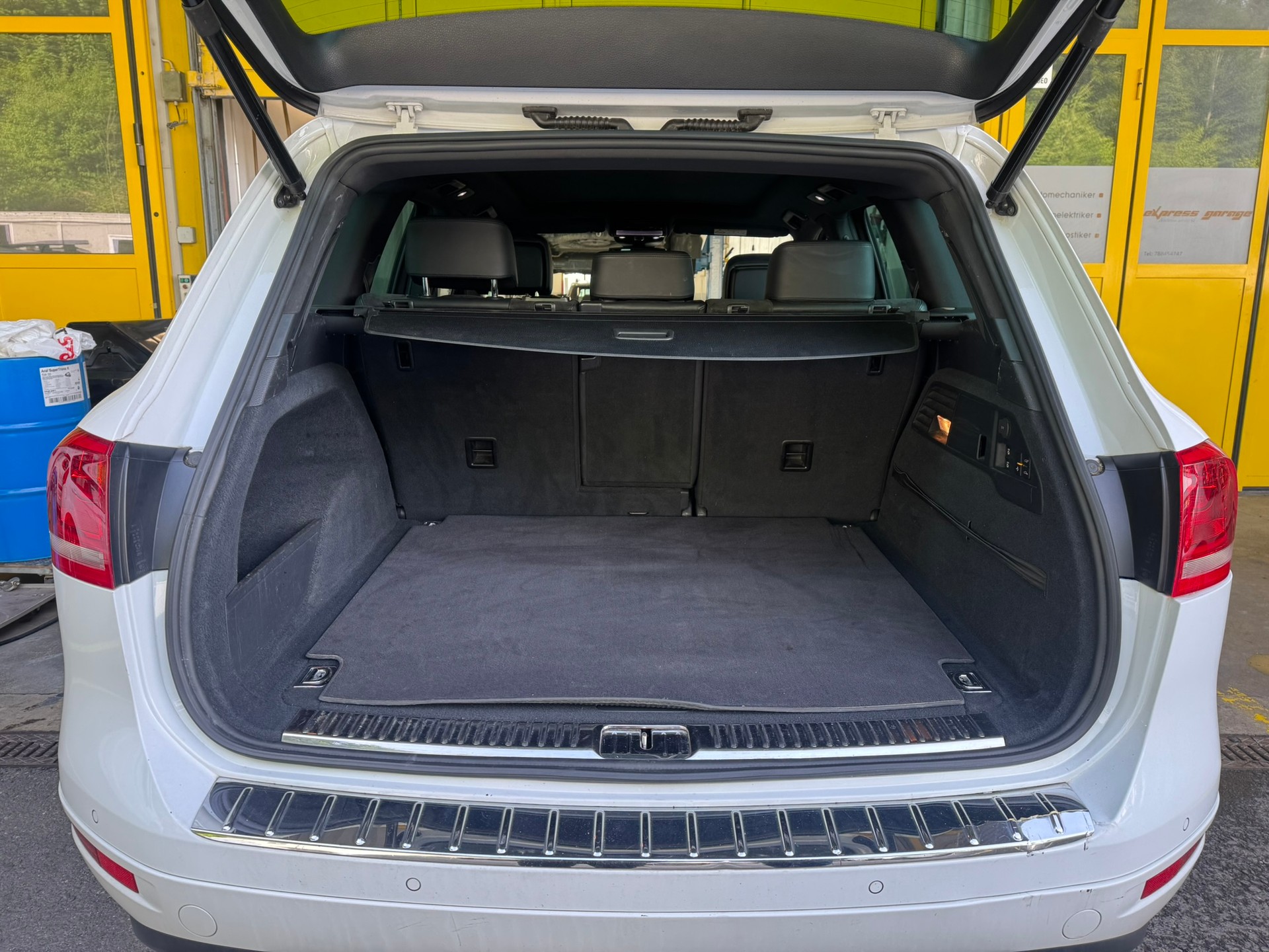 VW Touareg 3.0 TSI Hybrid Tiptronic-image-19