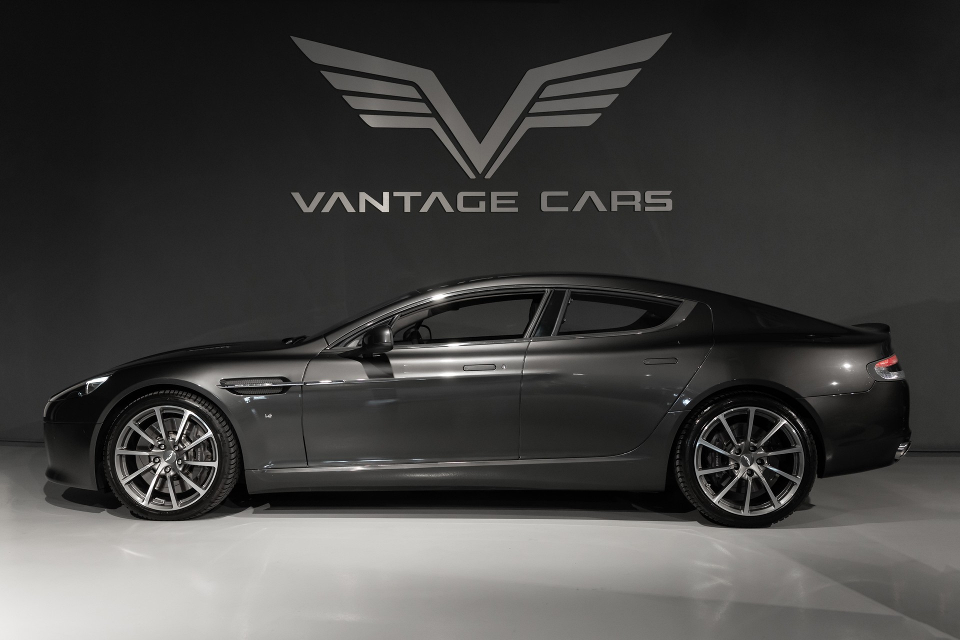 ASTON MARTIN Rapide 6.0 S V12-showroom-element-1