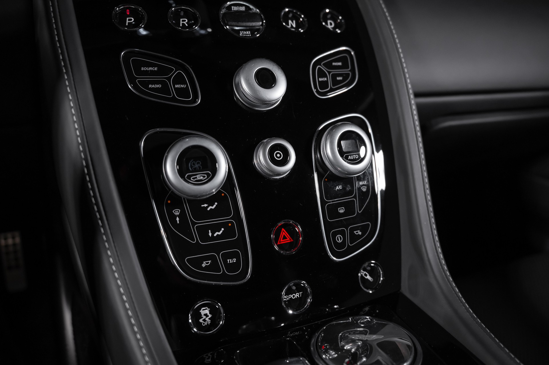 ASTON MARTIN Rapide 6.0 S V12-image-26