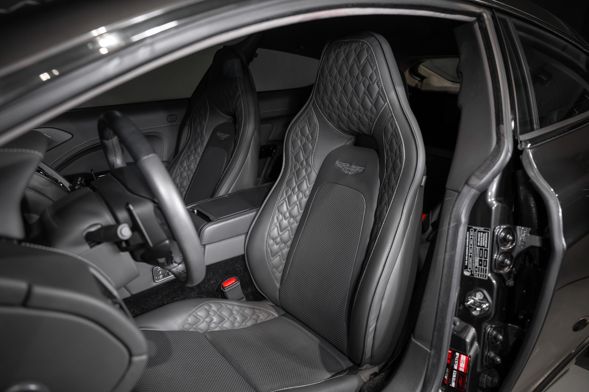 ASTON MARTIN Rapide 6.0 S V12-image-16