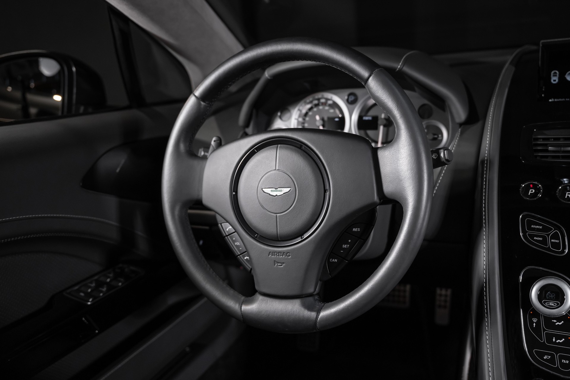 ASTON MARTIN Rapide 6.0 S V12-image-24