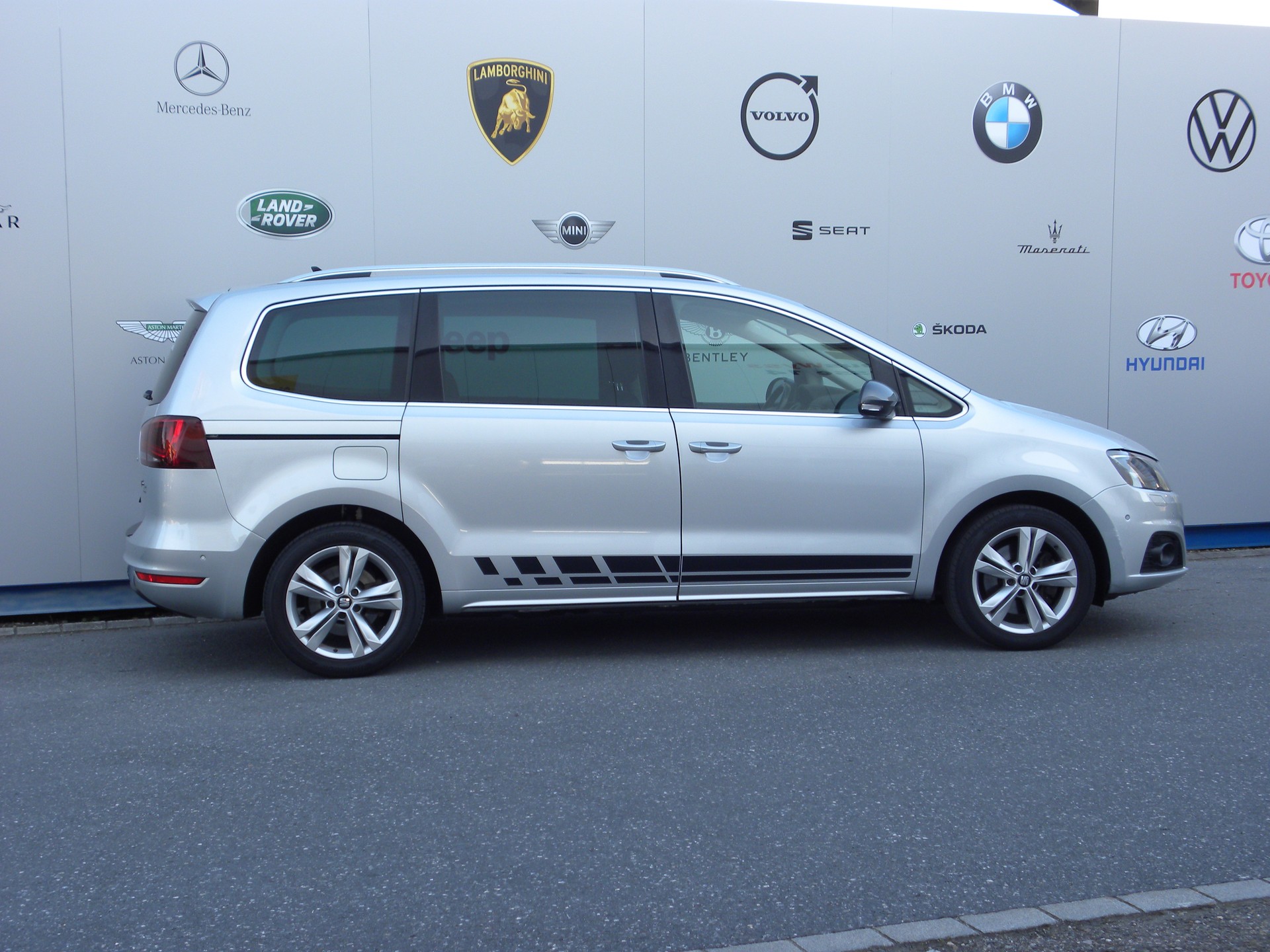 SEAT Alhambra 2.0 TDI FR Line 4Drive 7 Plätzer-image-4