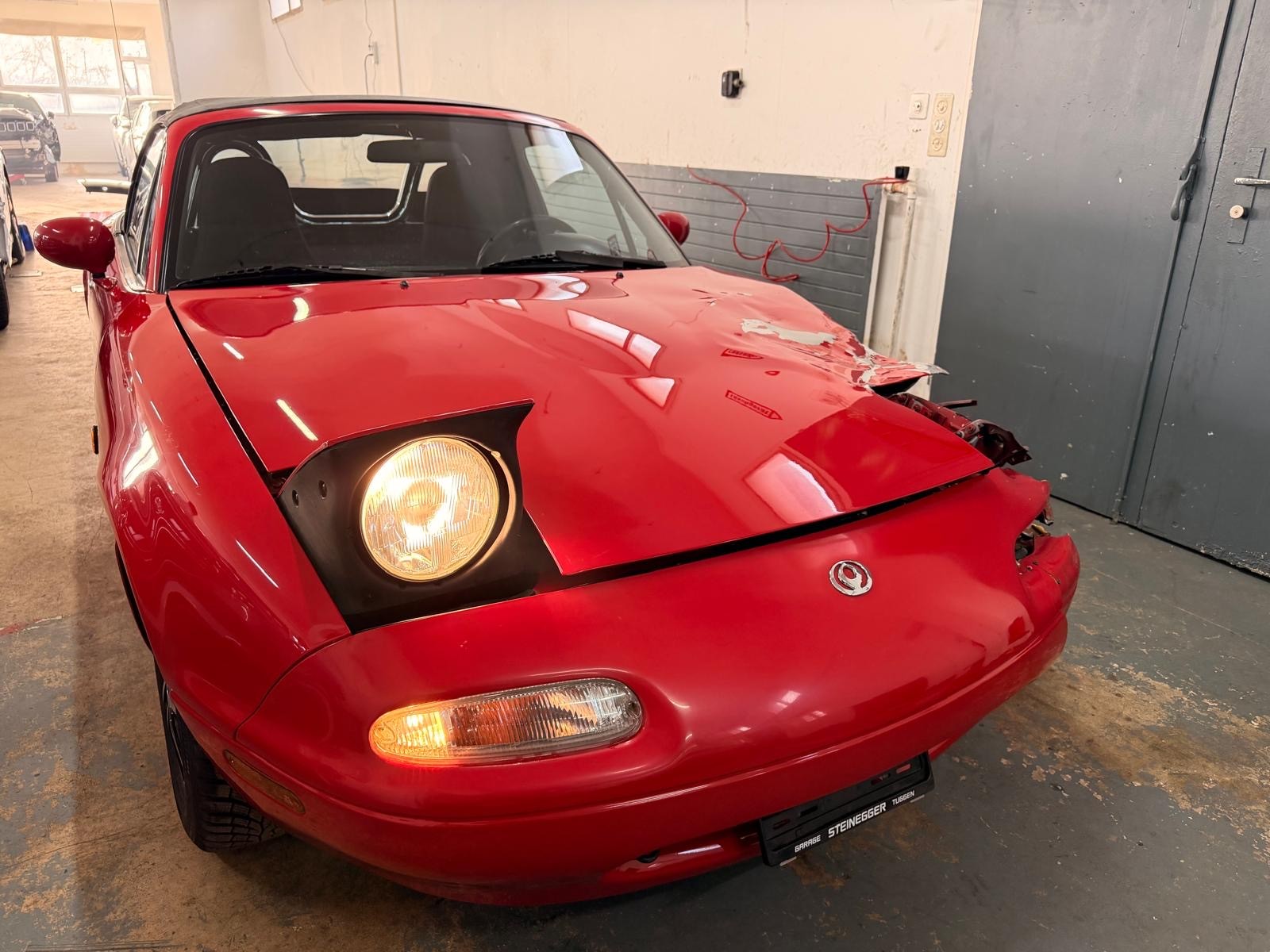 MAZDA MX-5 1.6i-16-image-1