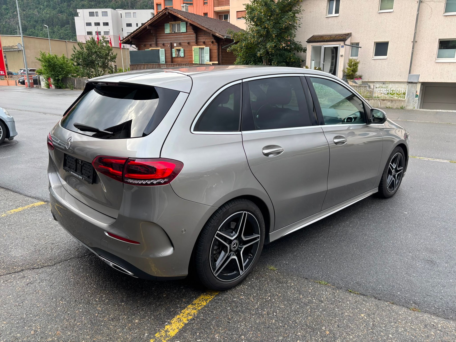 MERCEDES-BENZ B 220 4Matic AMG Line-image-2