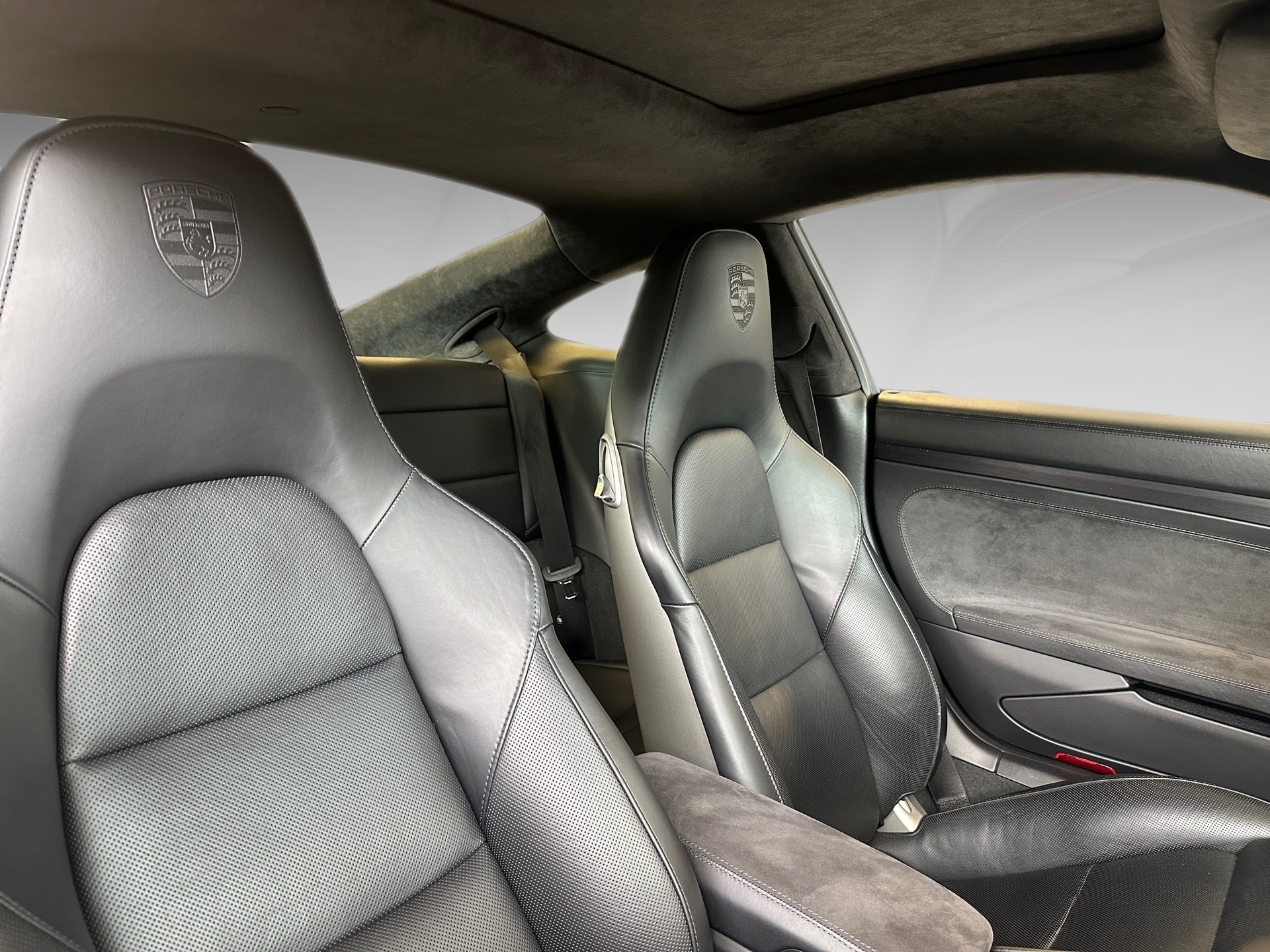 PORSCHE 911 Carrera 4 GTS PDK-image-8