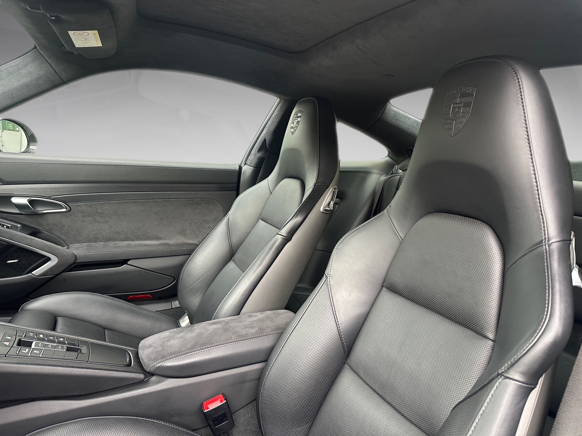 PORSCHE 911 Carrera 4 GTS PDK-image-7