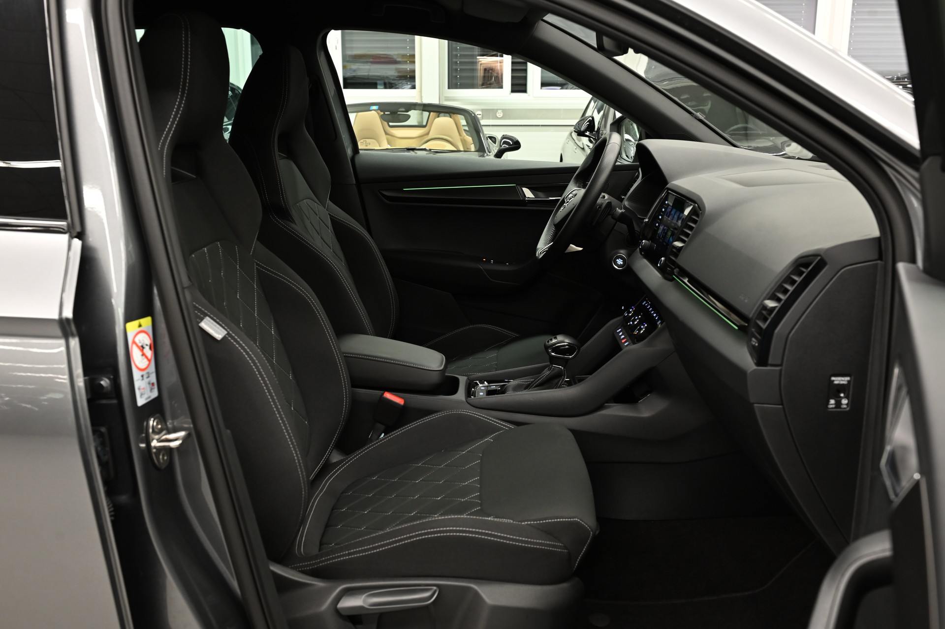 SKODA Karoq 2.0 TSI SportLine 4x4 DSG-image-9