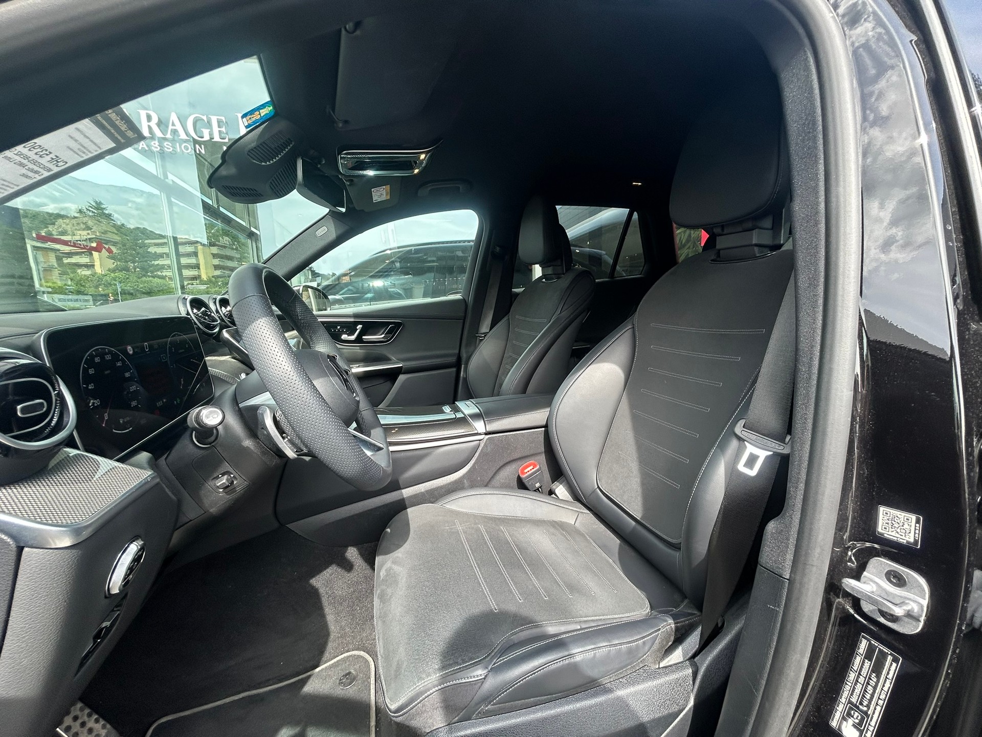 MERCEDES-BENZ GLC 220 d 4Matic AMG Line 9G-Tronic-image-11