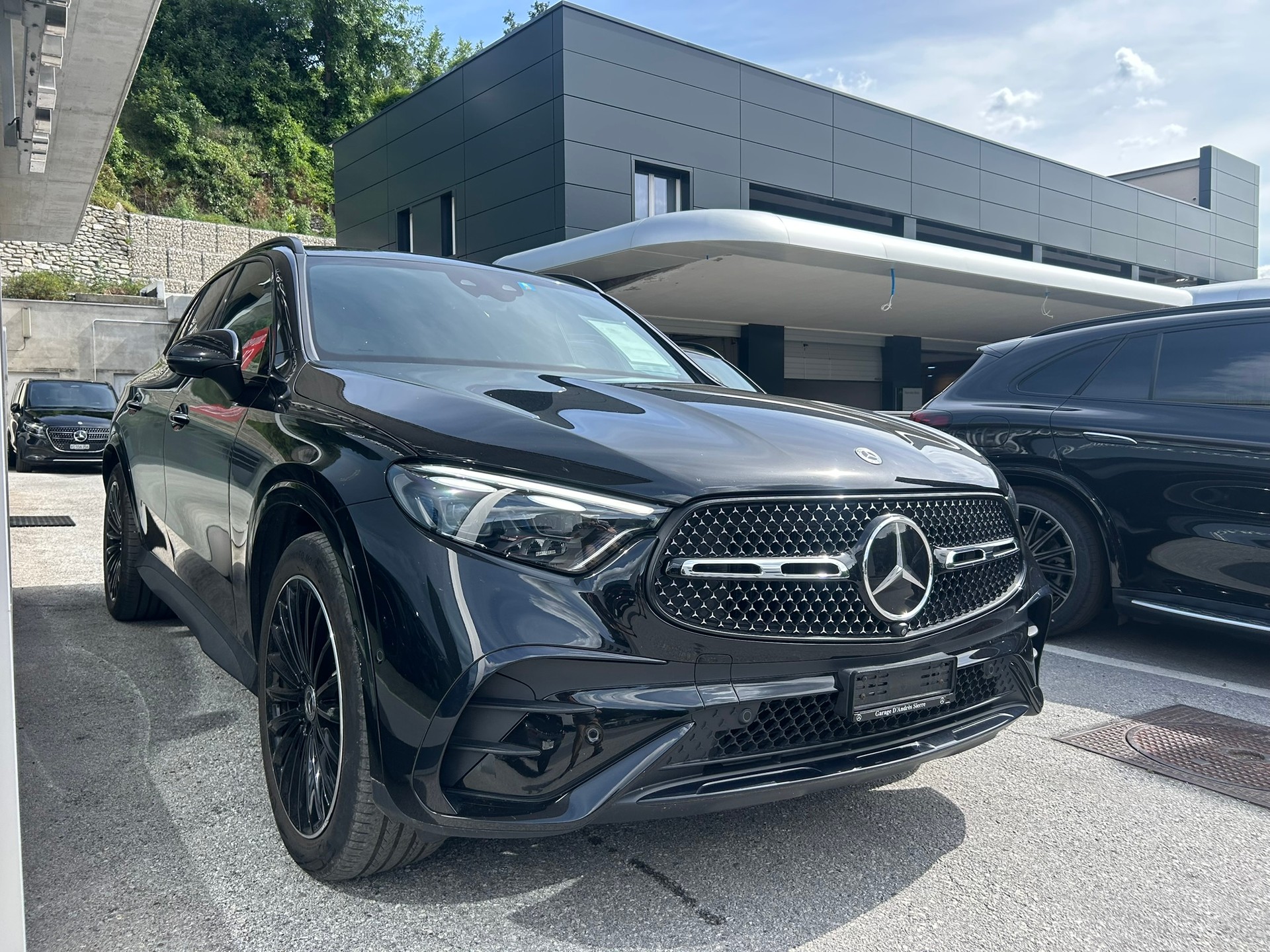 MERCEDES-BENZ GLC 220 d 4Matic AMG Line 9G-Tronic-showroom-element-2