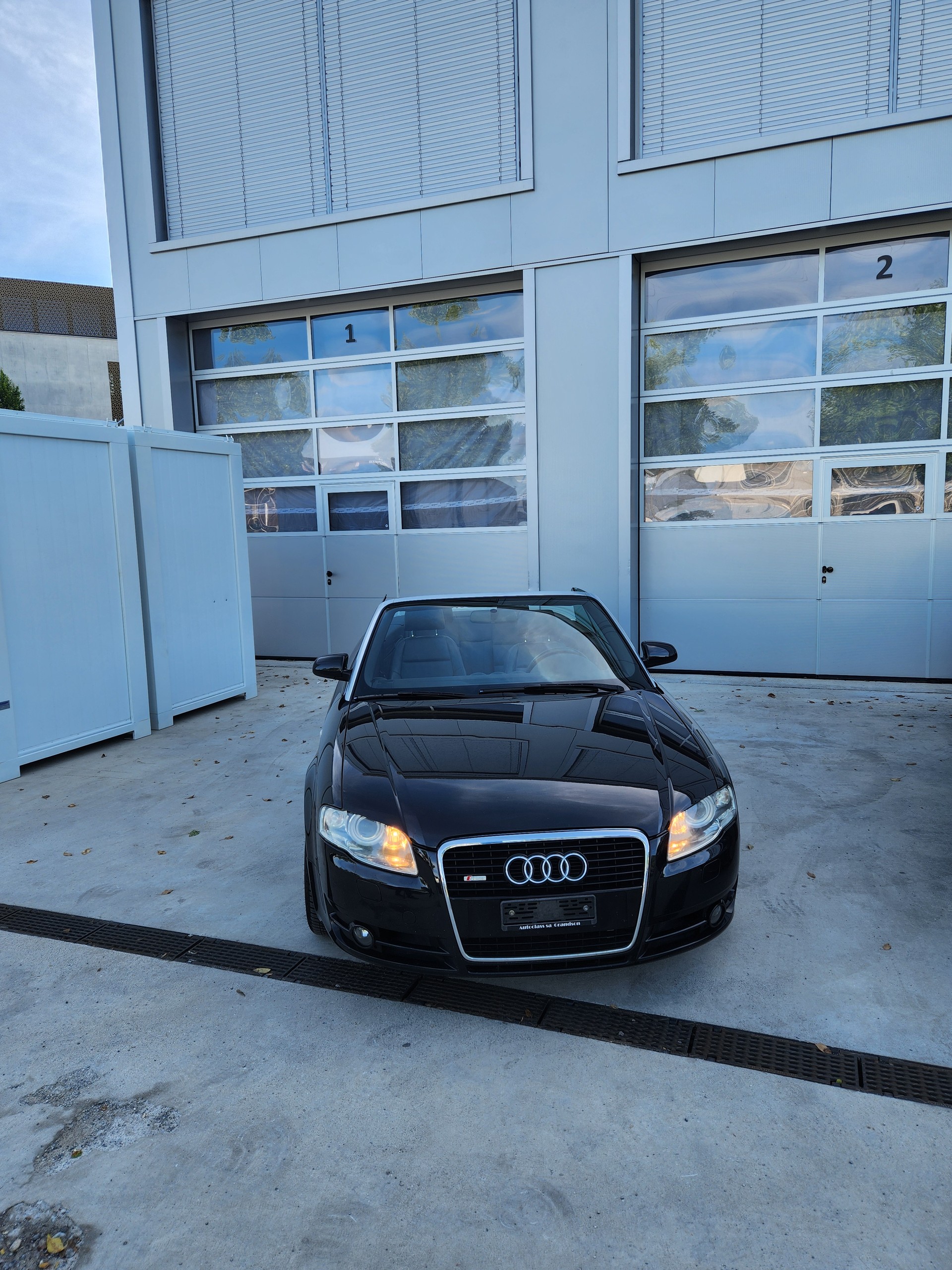 AUDI A4 Cabriolet 3.0 TDI quattro-image-14