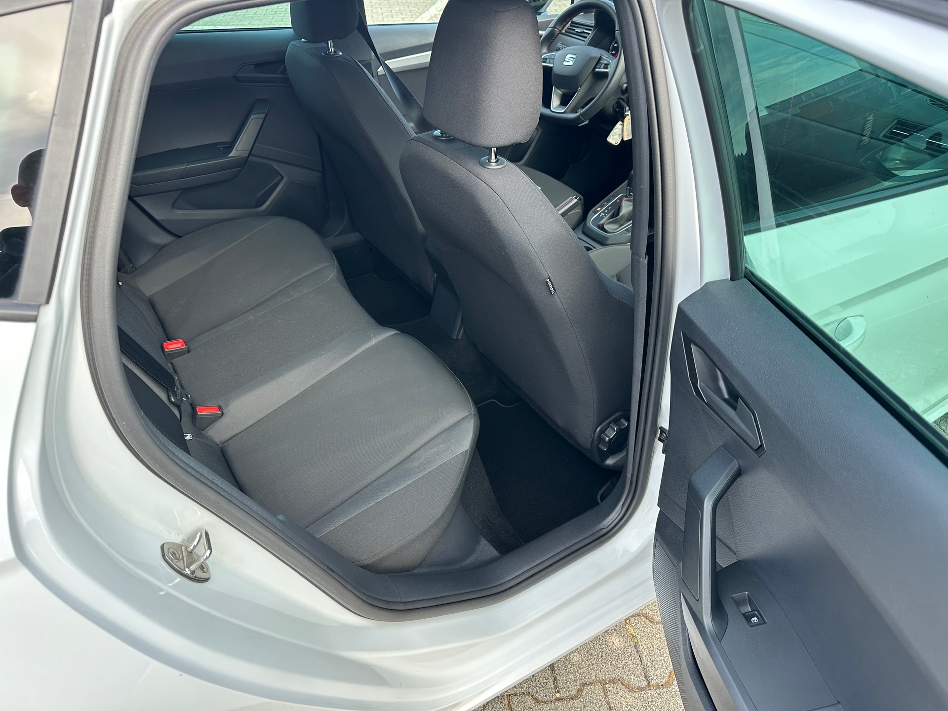 SEAT Ibiza 1.0 EcoTSI Hola FR DSG-image-9