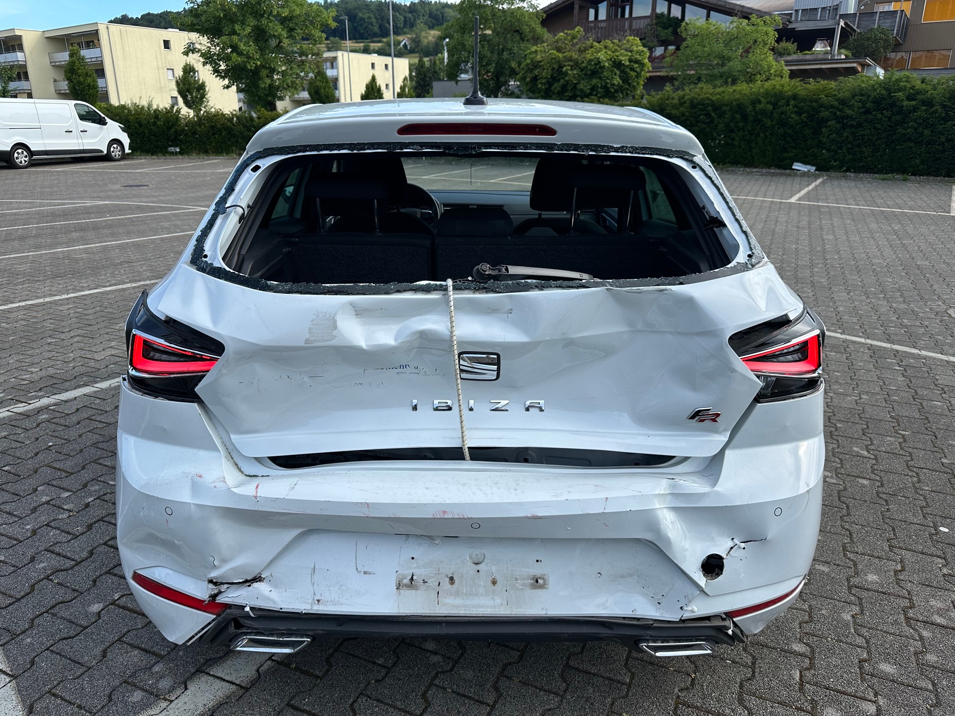 SEAT Ibiza 1.0 EcoTSI Hola FR DSG-image-2