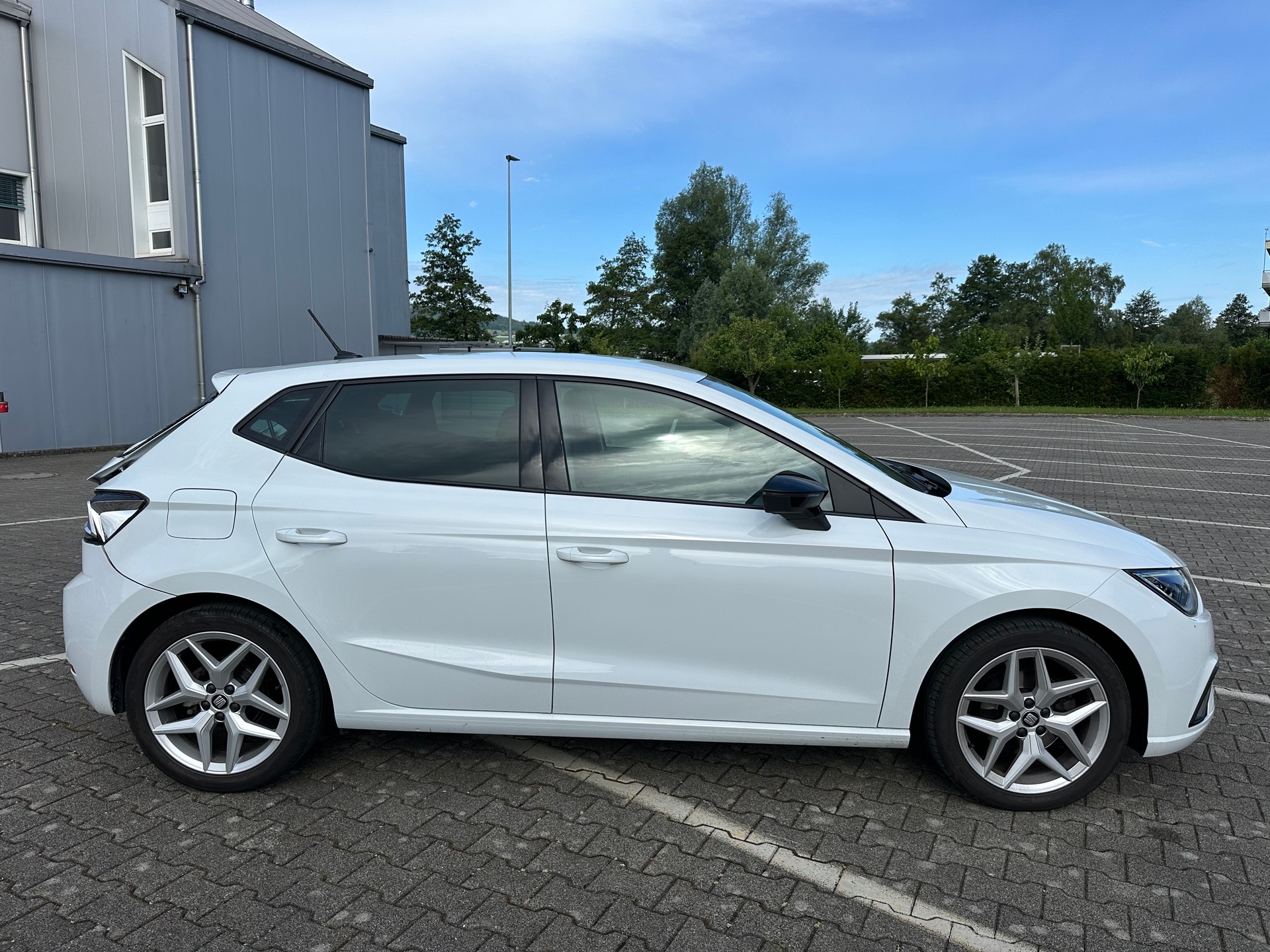 SEAT Ibiza 1.0 EcoTSI Hola FR DSG-image-6