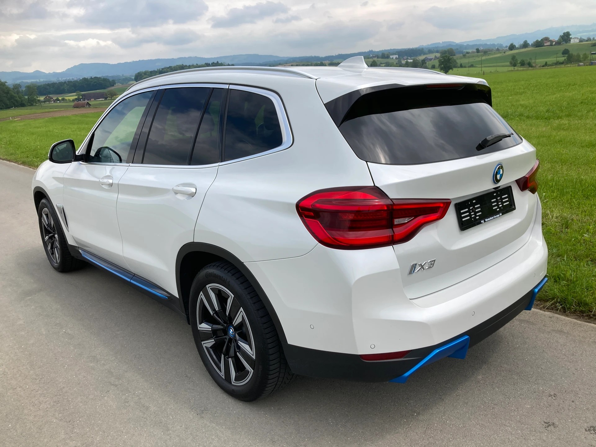 BMW iX3 Impressive-image-3